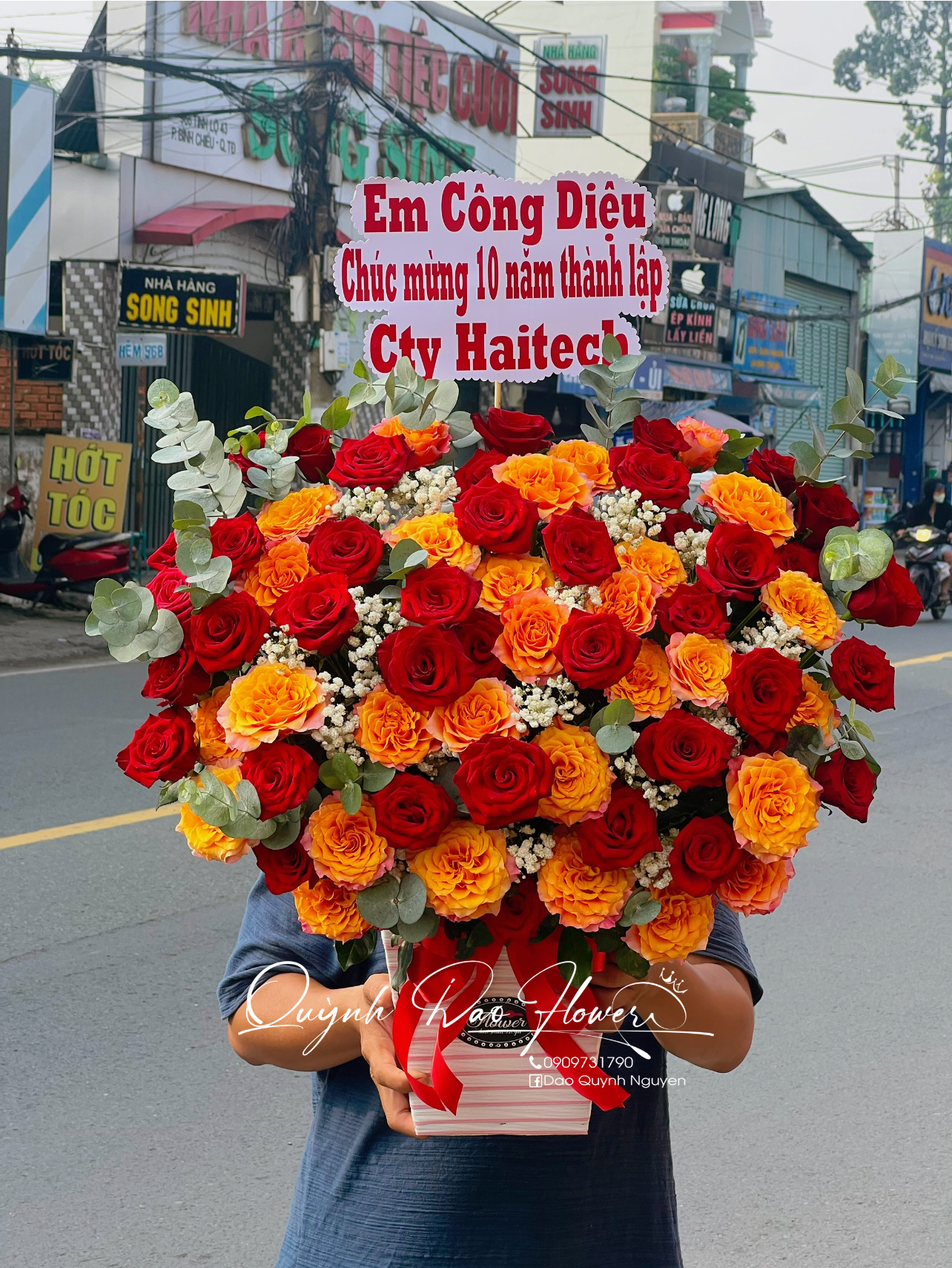 Giỏ hoa to rực rỡ 