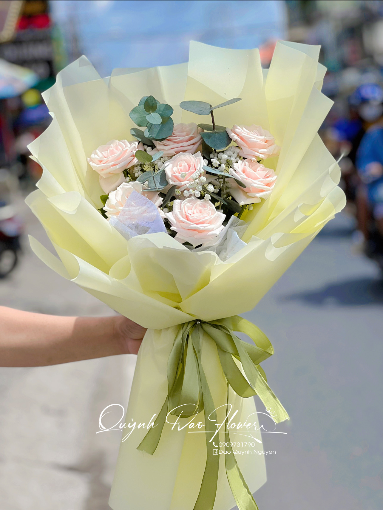 Bó hoa hồng kem tặng tốt nghiệp 