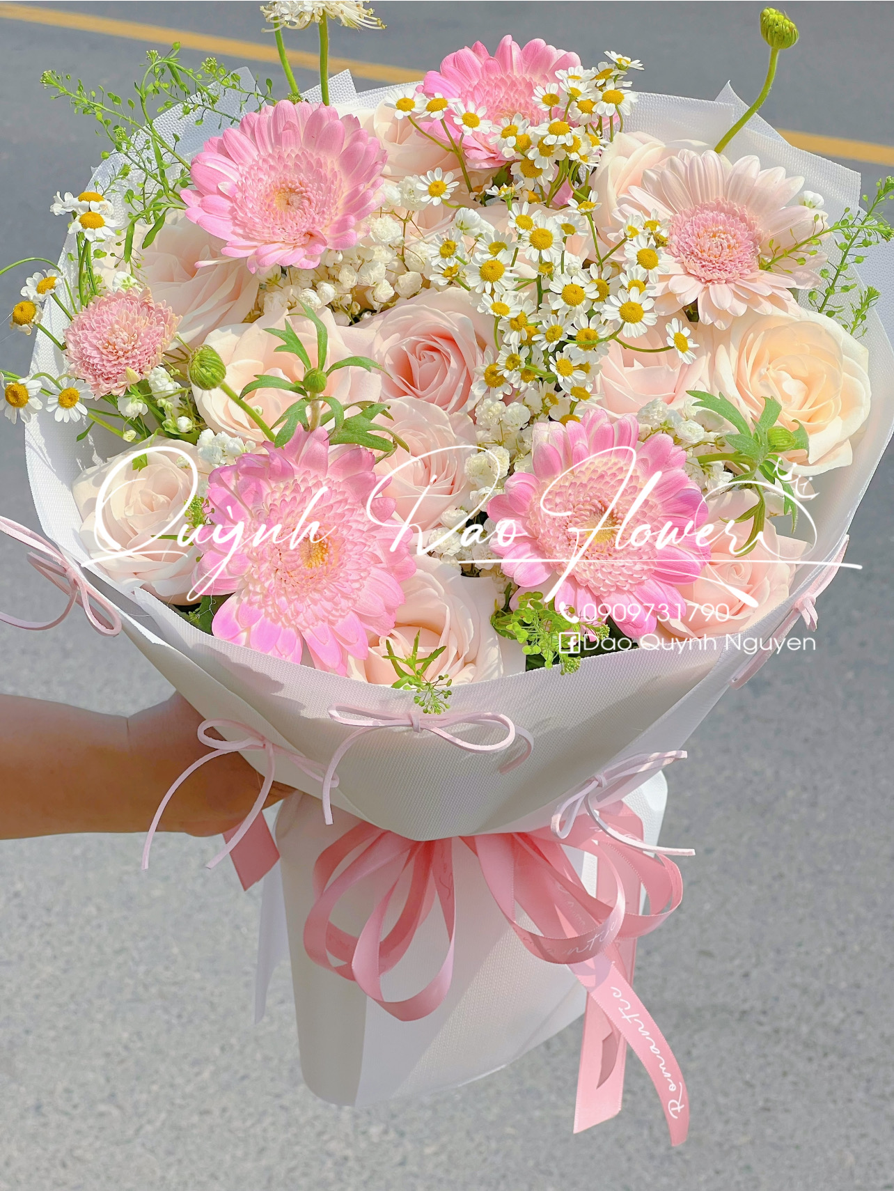Bó hoa mix kiểu tròn