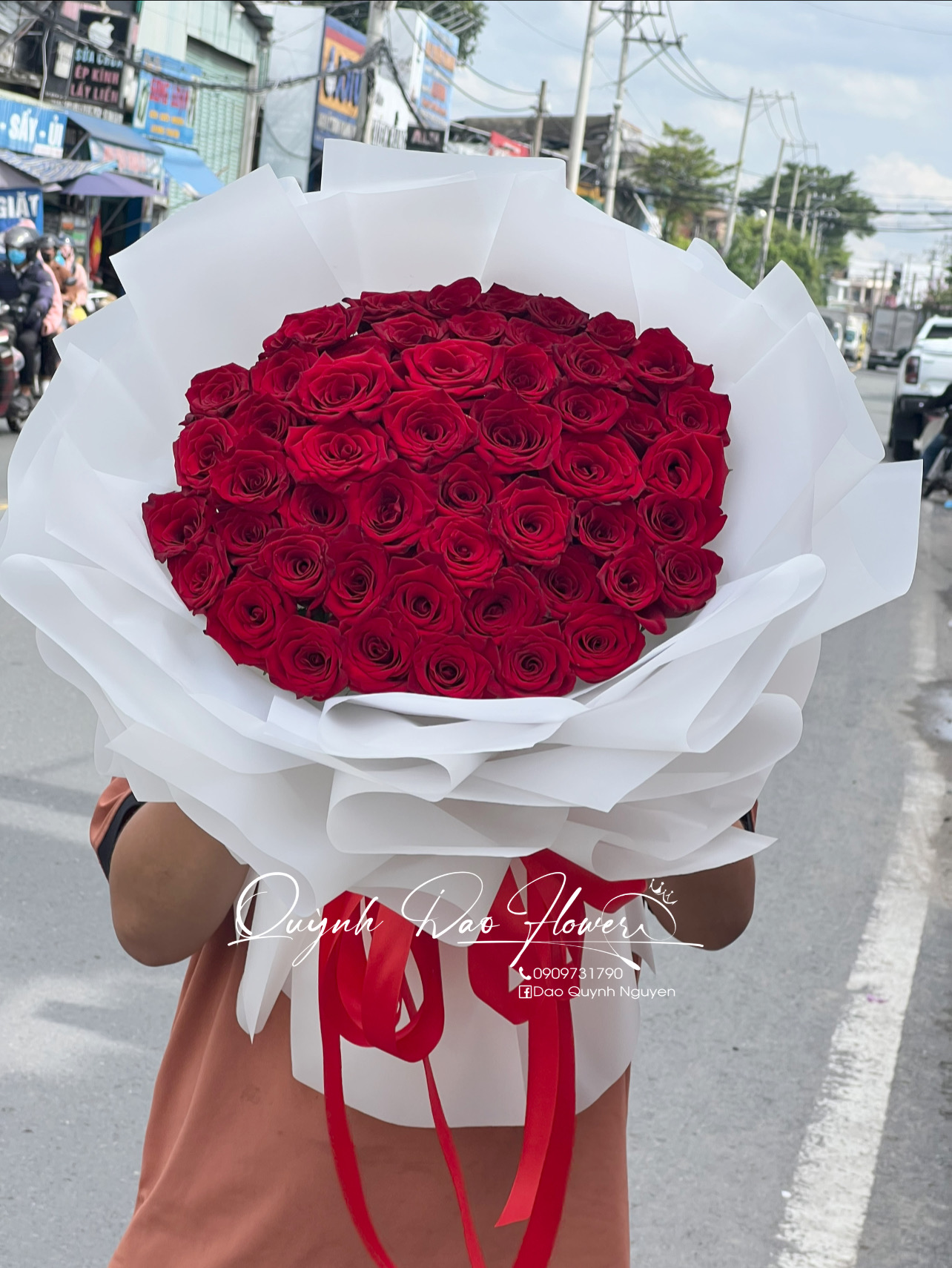 Bó hoa hồng đỏ 50 bông