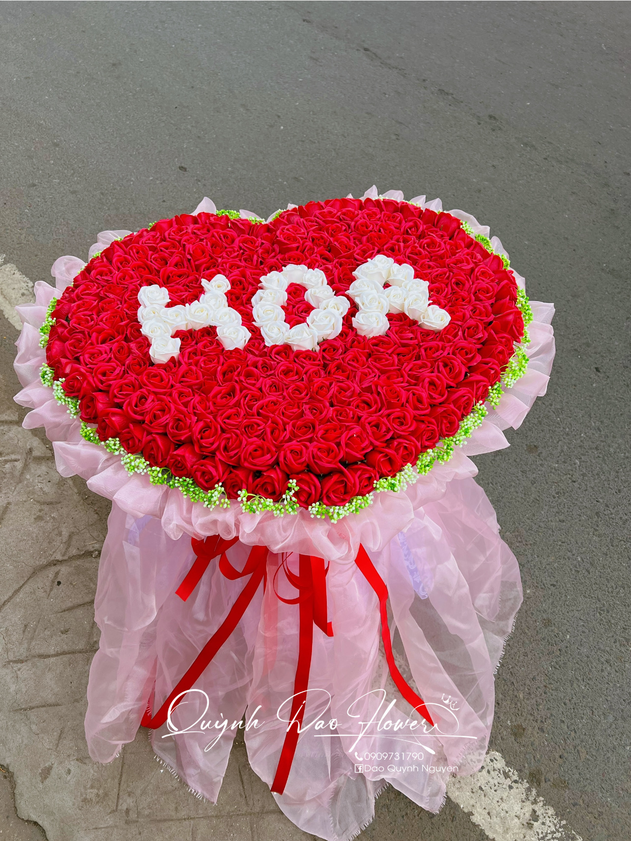 Bó hoa trái tim 300 bông