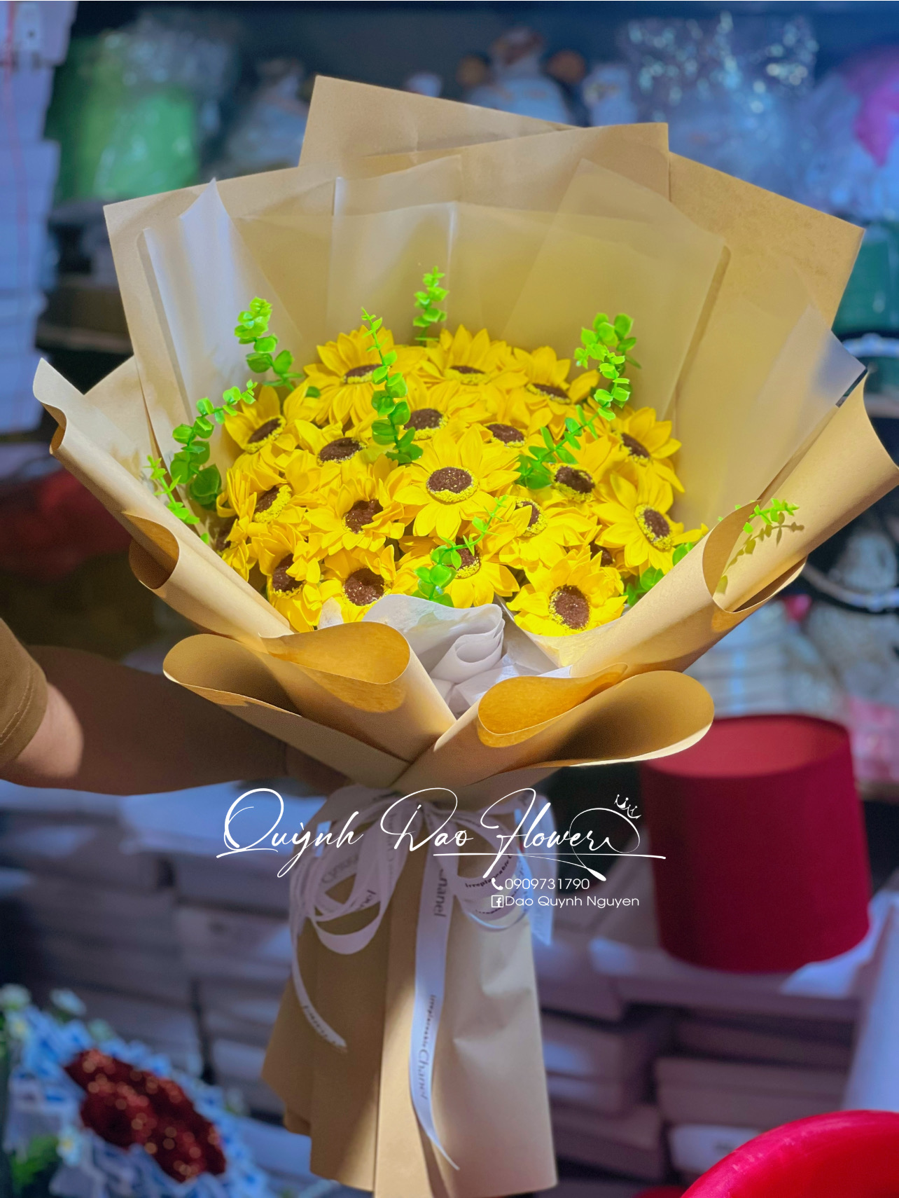 Hoa hướng dương sáp tốt nghiệp quận 7