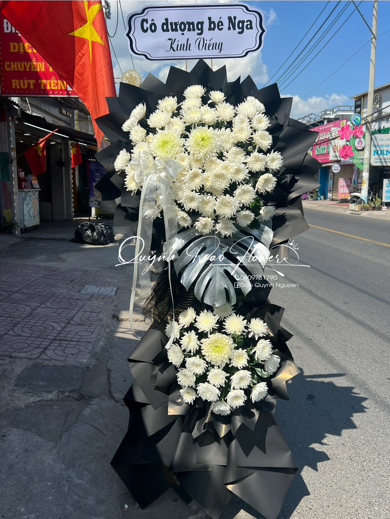 Kệ viếng sang trọng