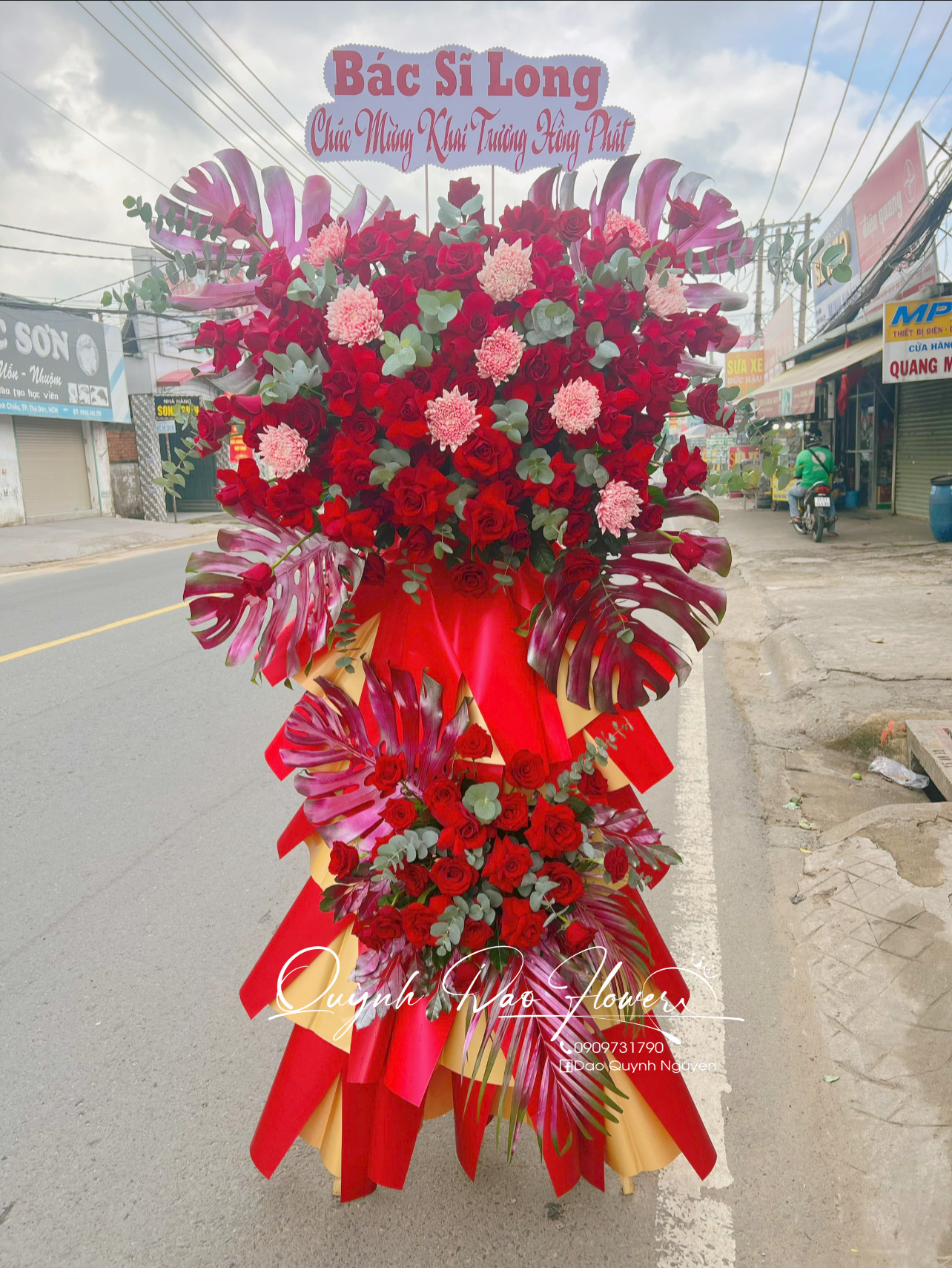 Kệ khai trương bình hoà thuận an