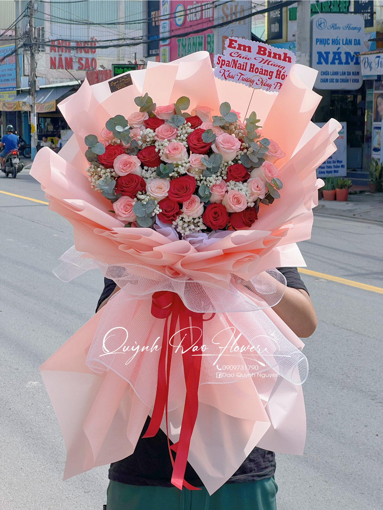 Bó hoa Hồng to khổng lồ Thủ Đức 