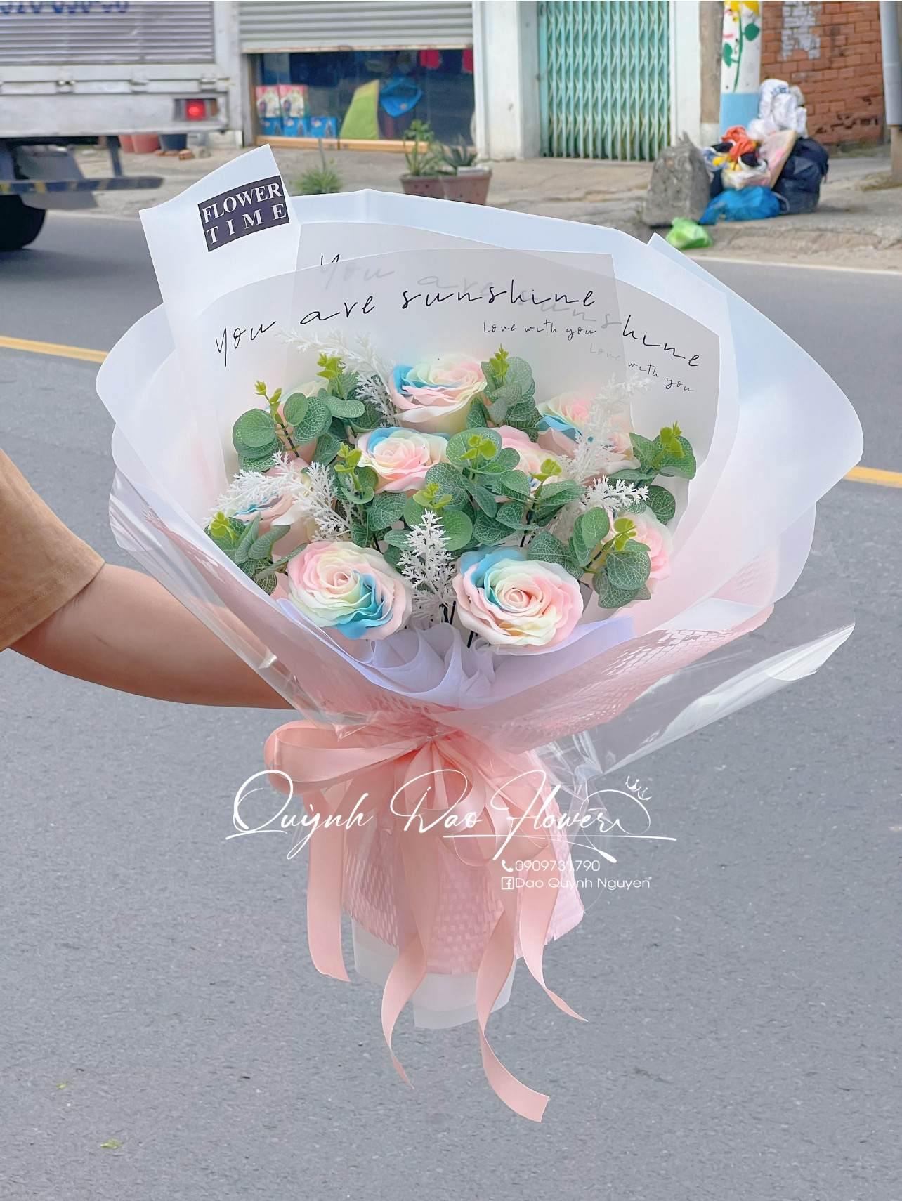 Bó hoa sáp cầu vòng cao cấp 
