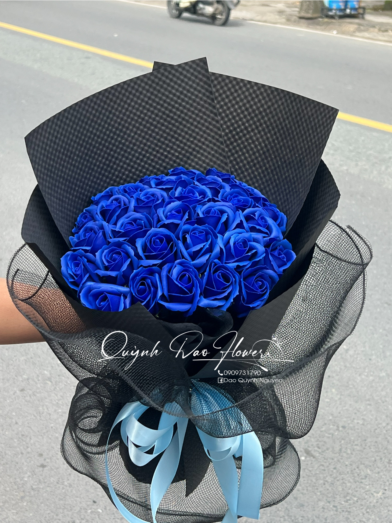 Bó hoa sáp xanh dương 30 bông