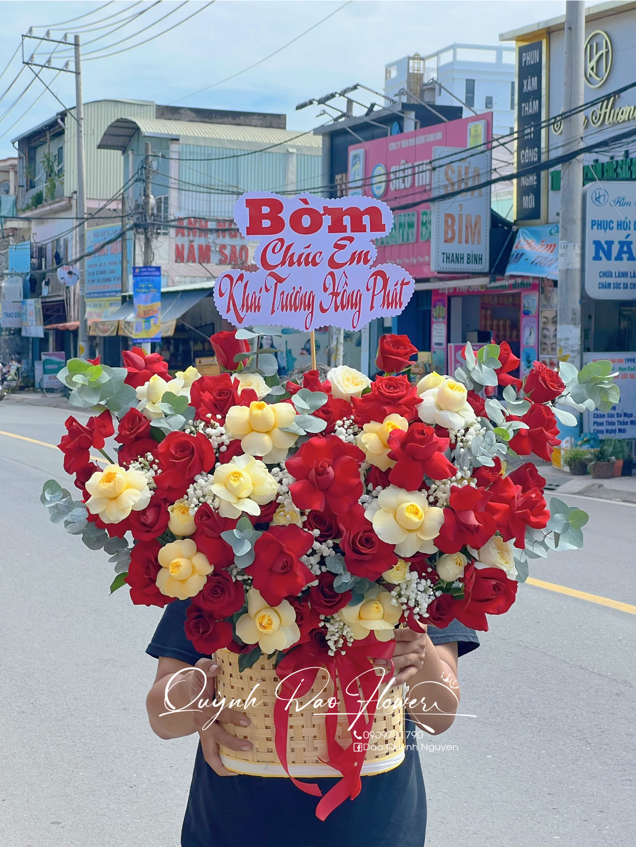 Giỏ hoa khai trương đỏ vàng 