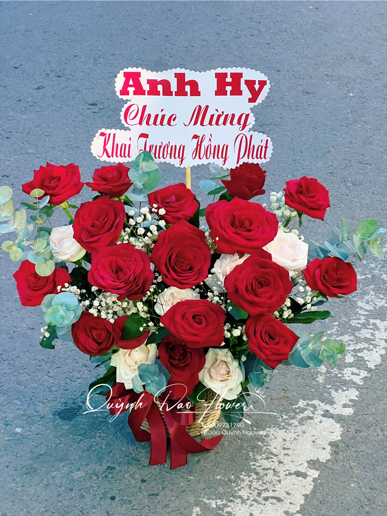 Giỏ hoa hồng đỏ nhỏ thủ đức 
