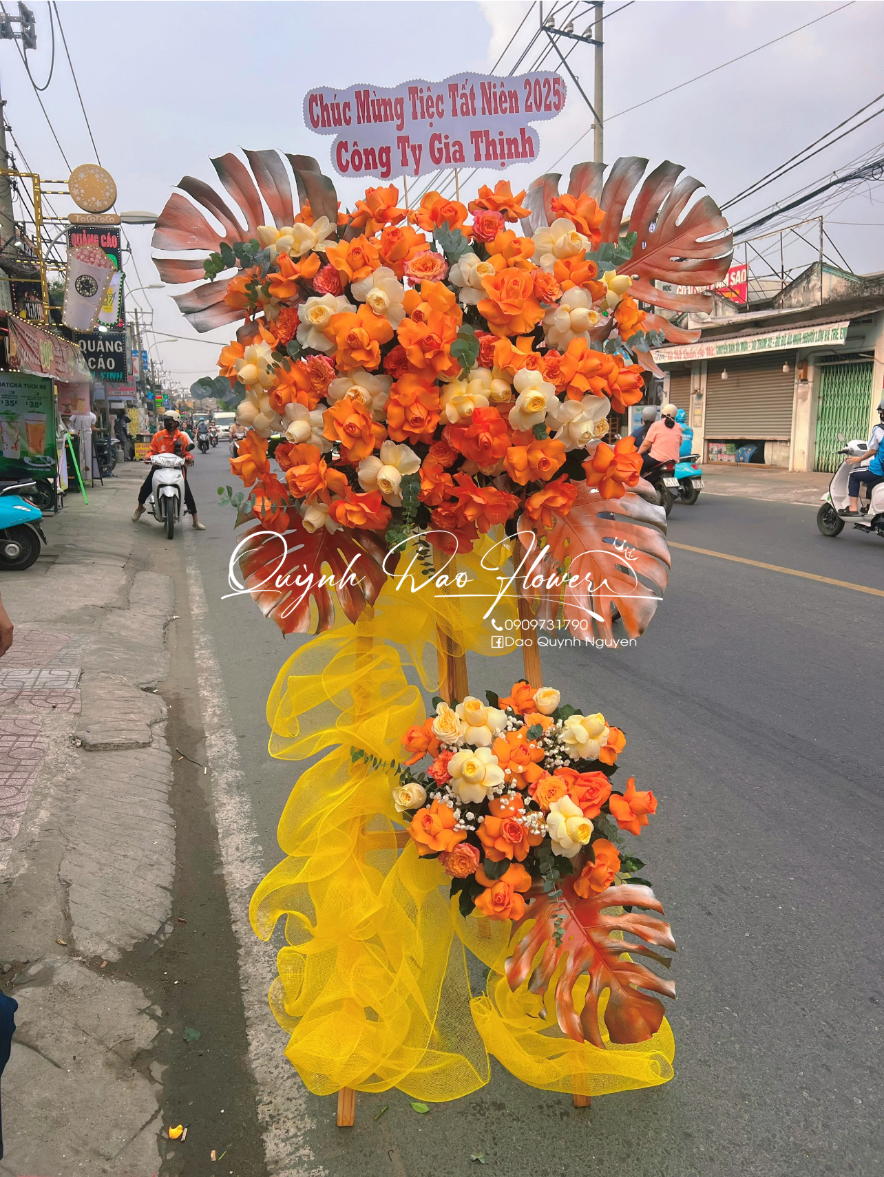 Kệ khai trương màu cam hiện đại  từ 1tr