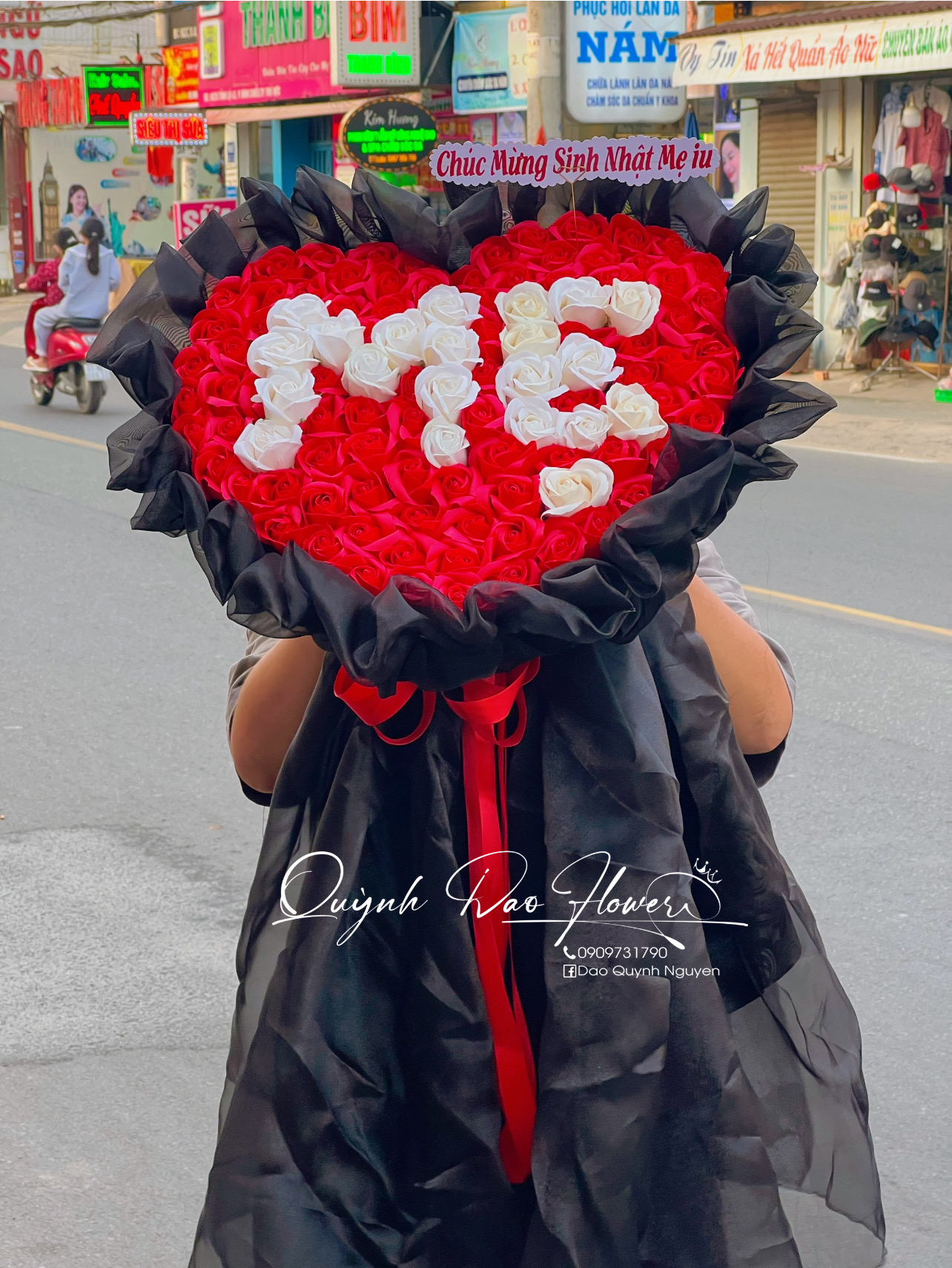 Bó hoa sáp chữ mẹ 