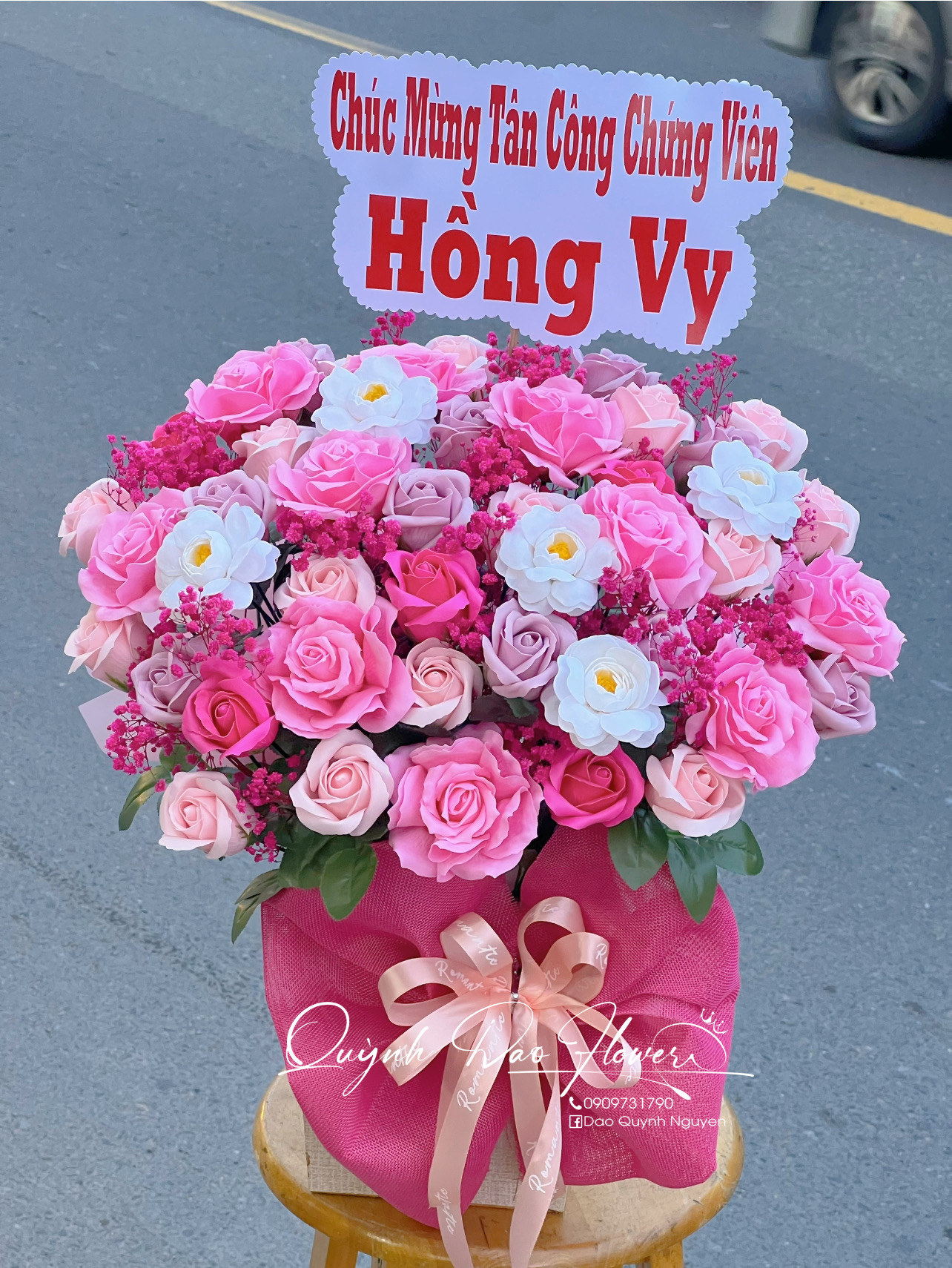 Giỏ hoa sáp chúc mừng tốt nghiệp 