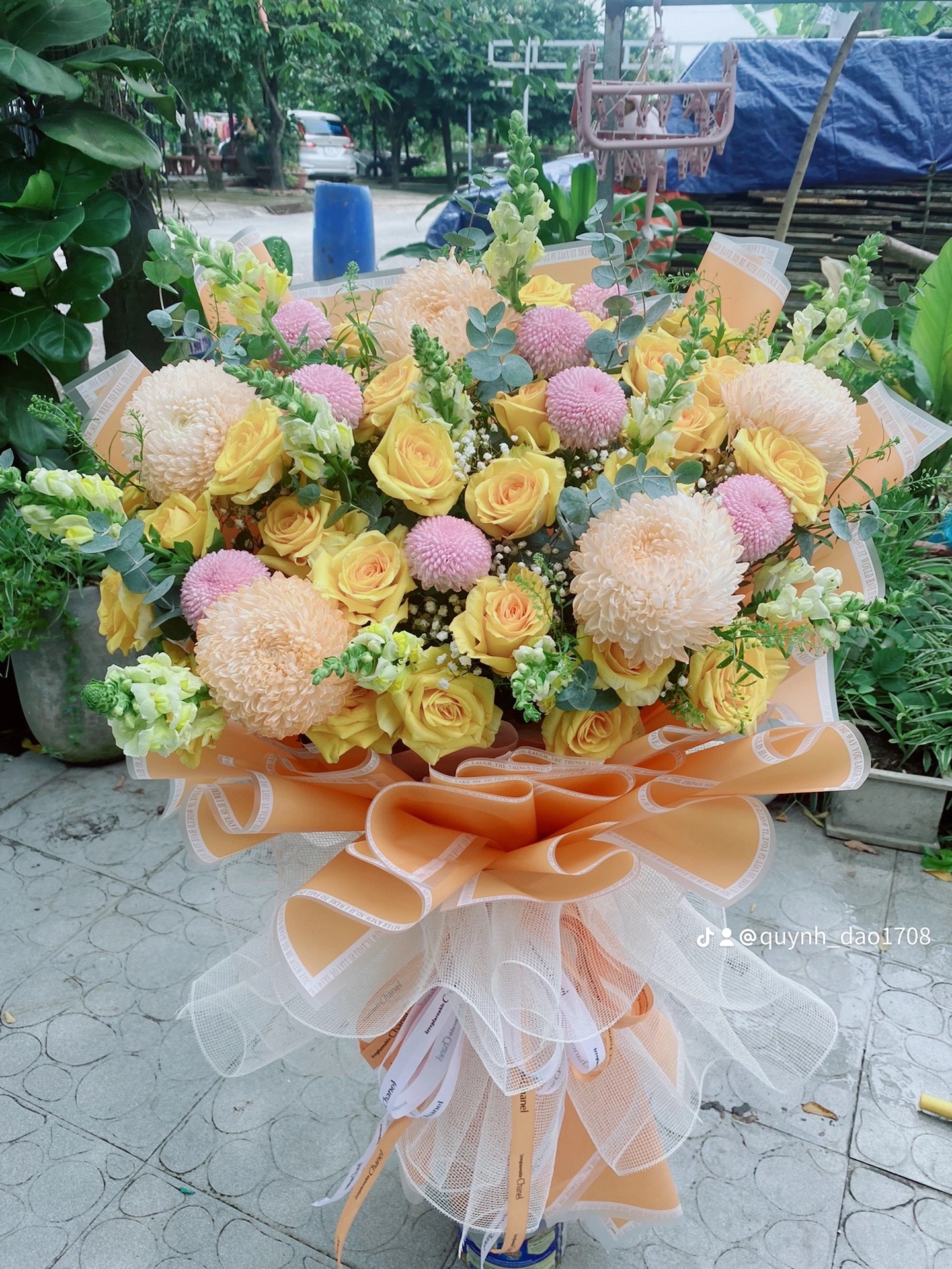Bó hoa sinh Nhật tone cam khổng lồ