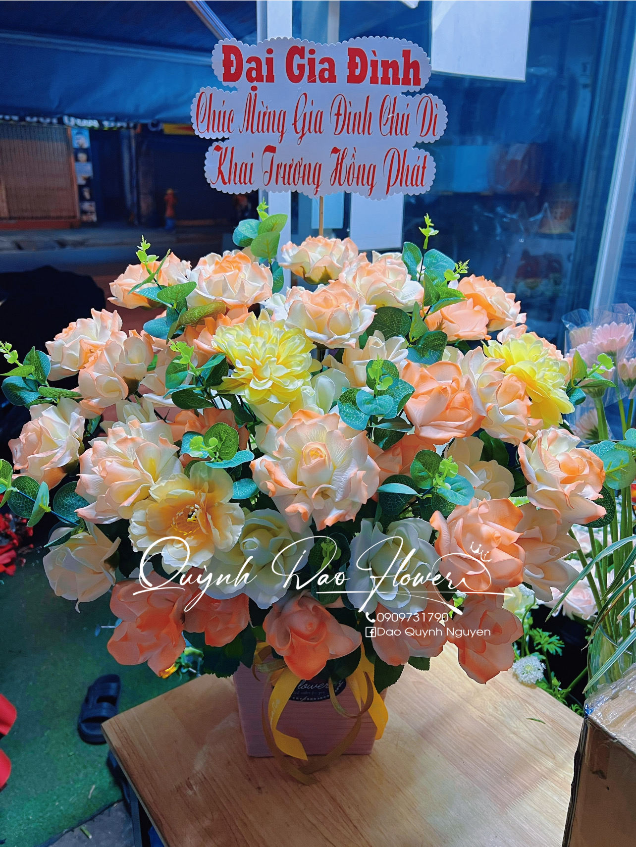 Giỏ hoa sáp cam tang khai trương 