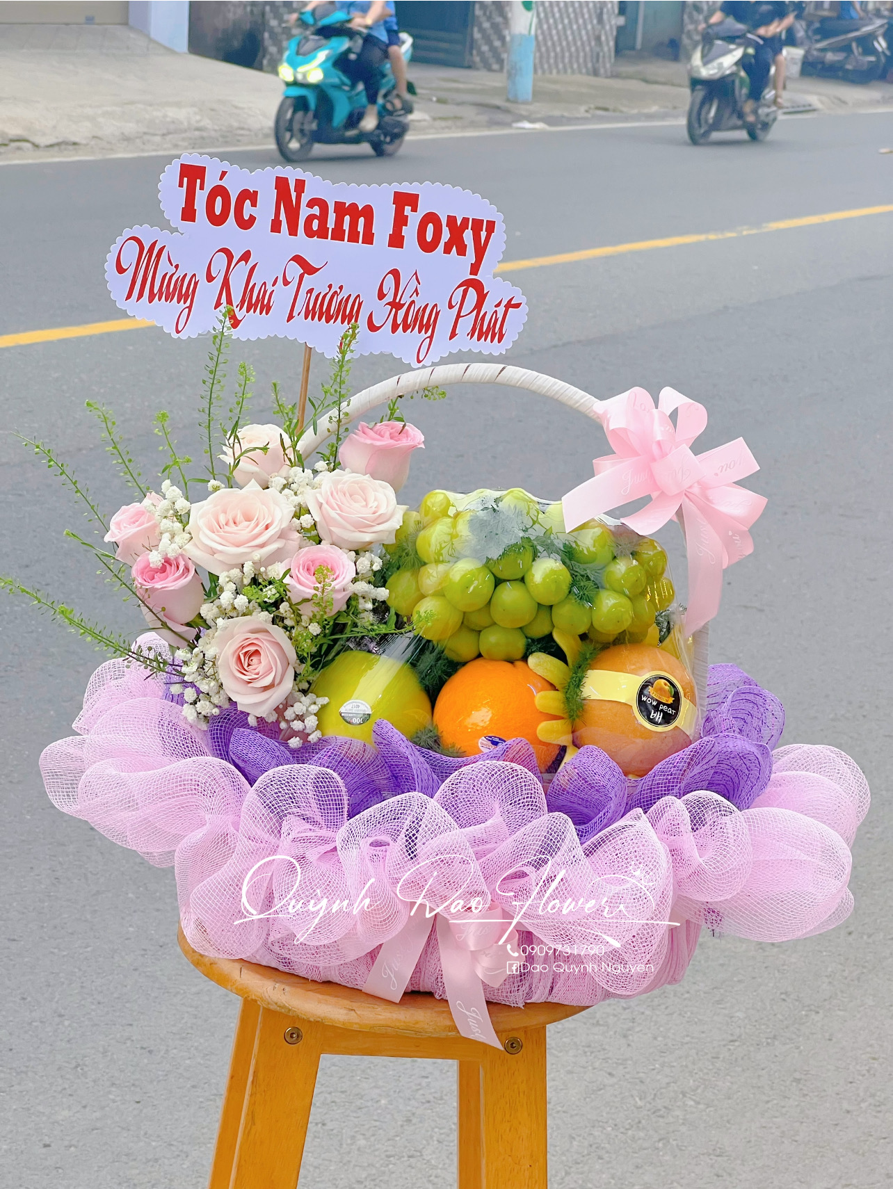 Giỏ trái cây màu hồng 