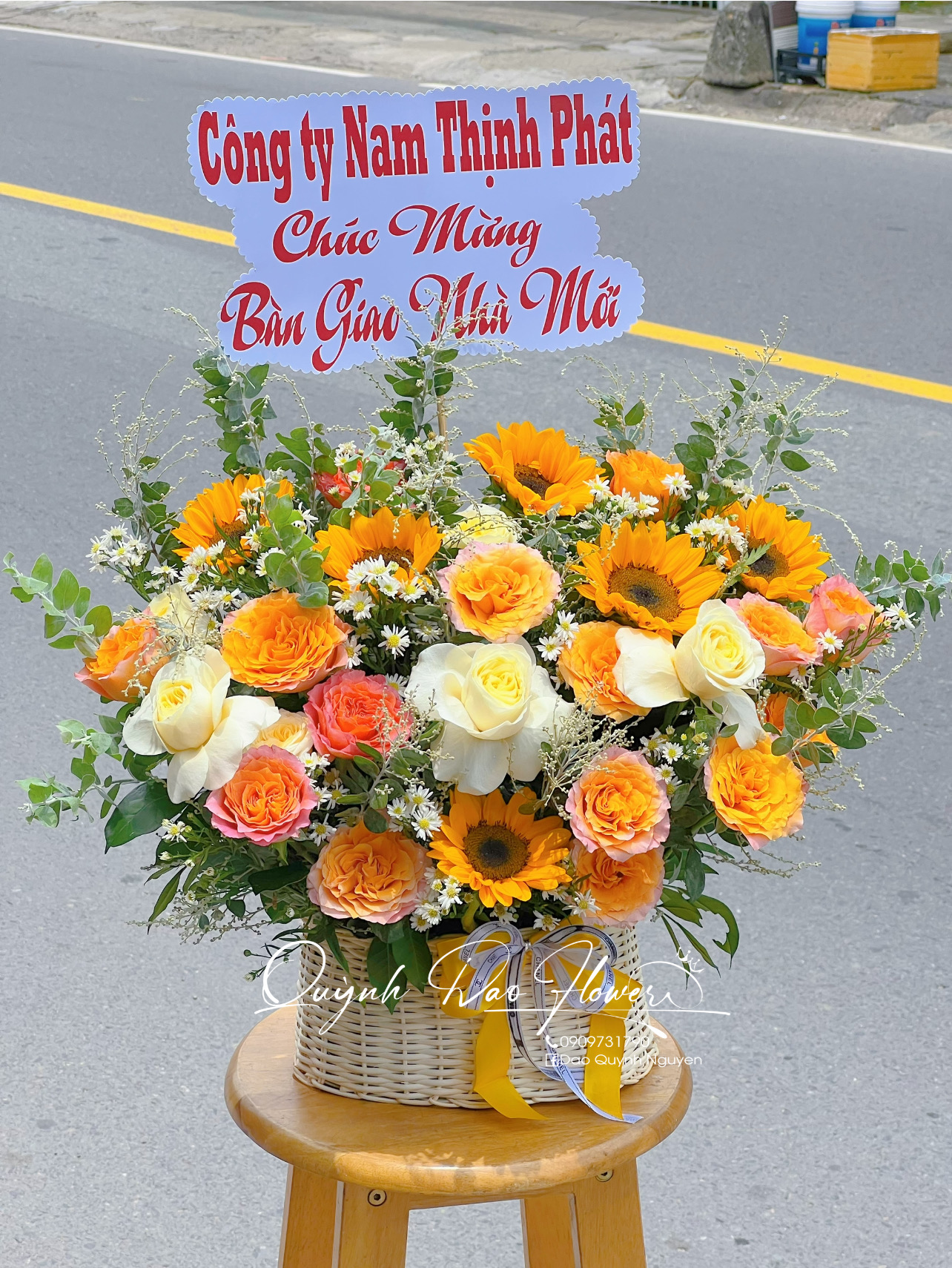 Giỏ hoa hướng dương phường Tân định 