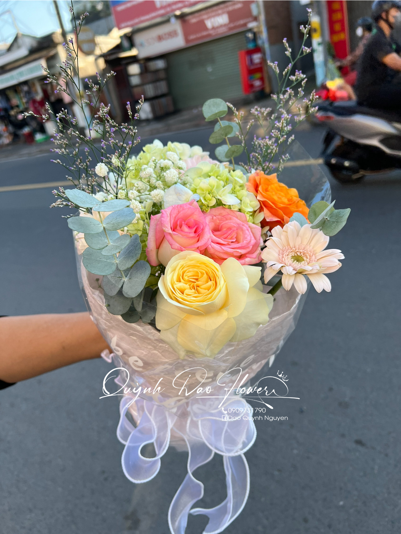 Bó hoa mix nhỏ xinh