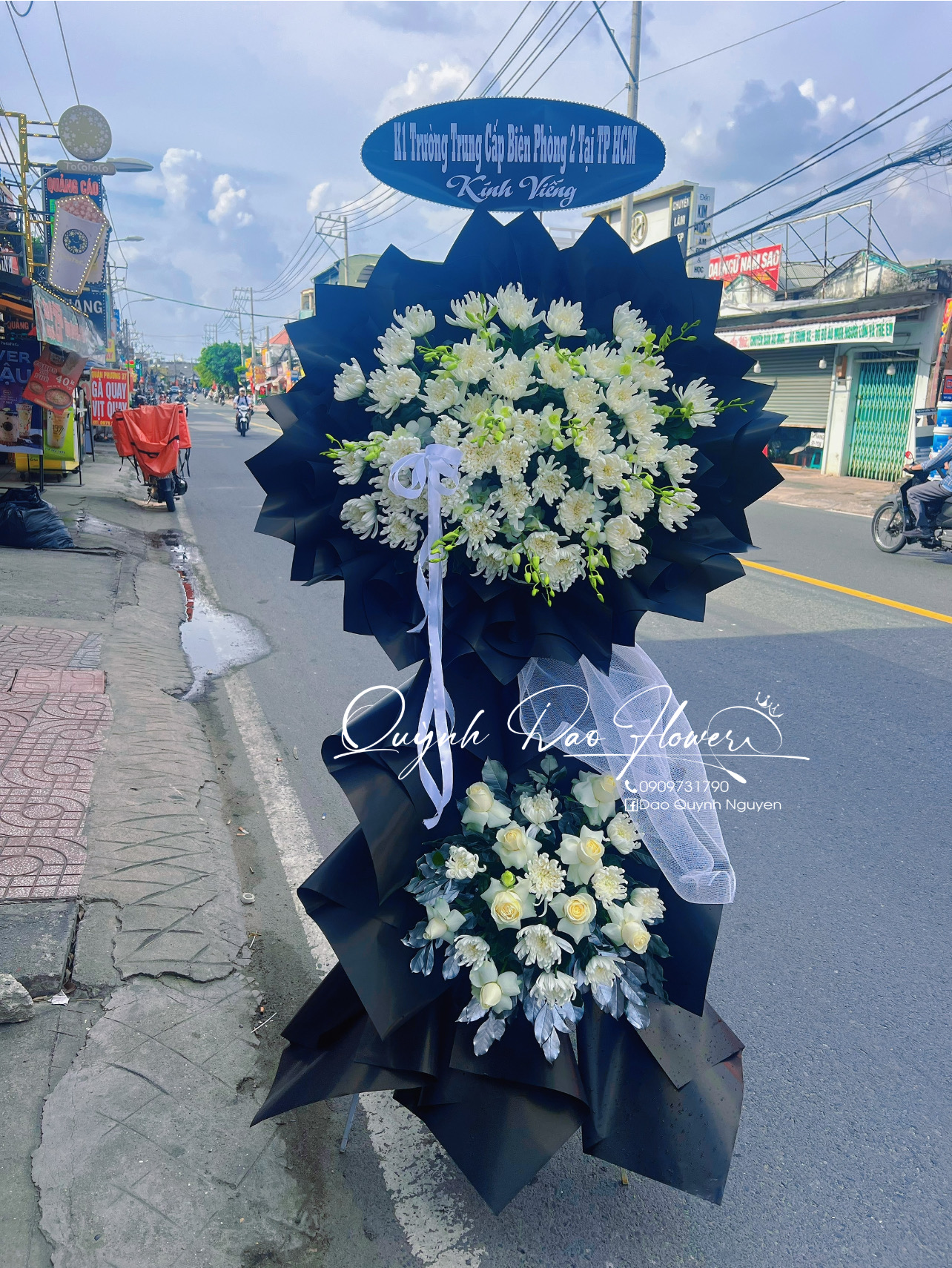 Kệ viếng giấy đen 