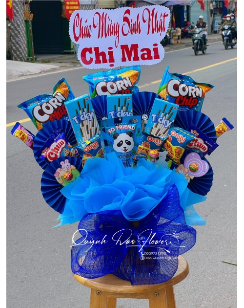 Hộp bánh kẹo tone xanh dương cho bé