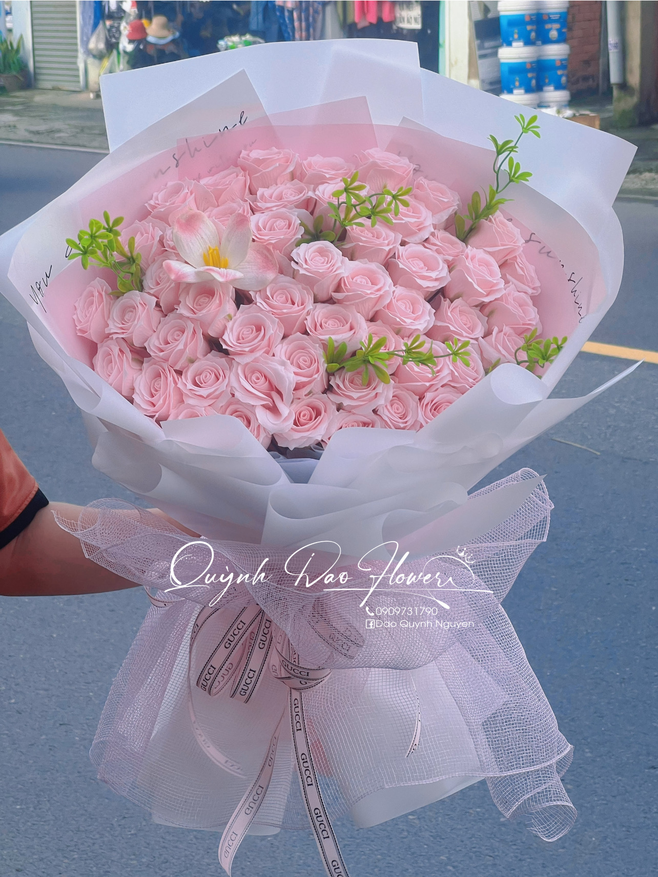 Bó hoa cao cấp 50 bông Tone paster 