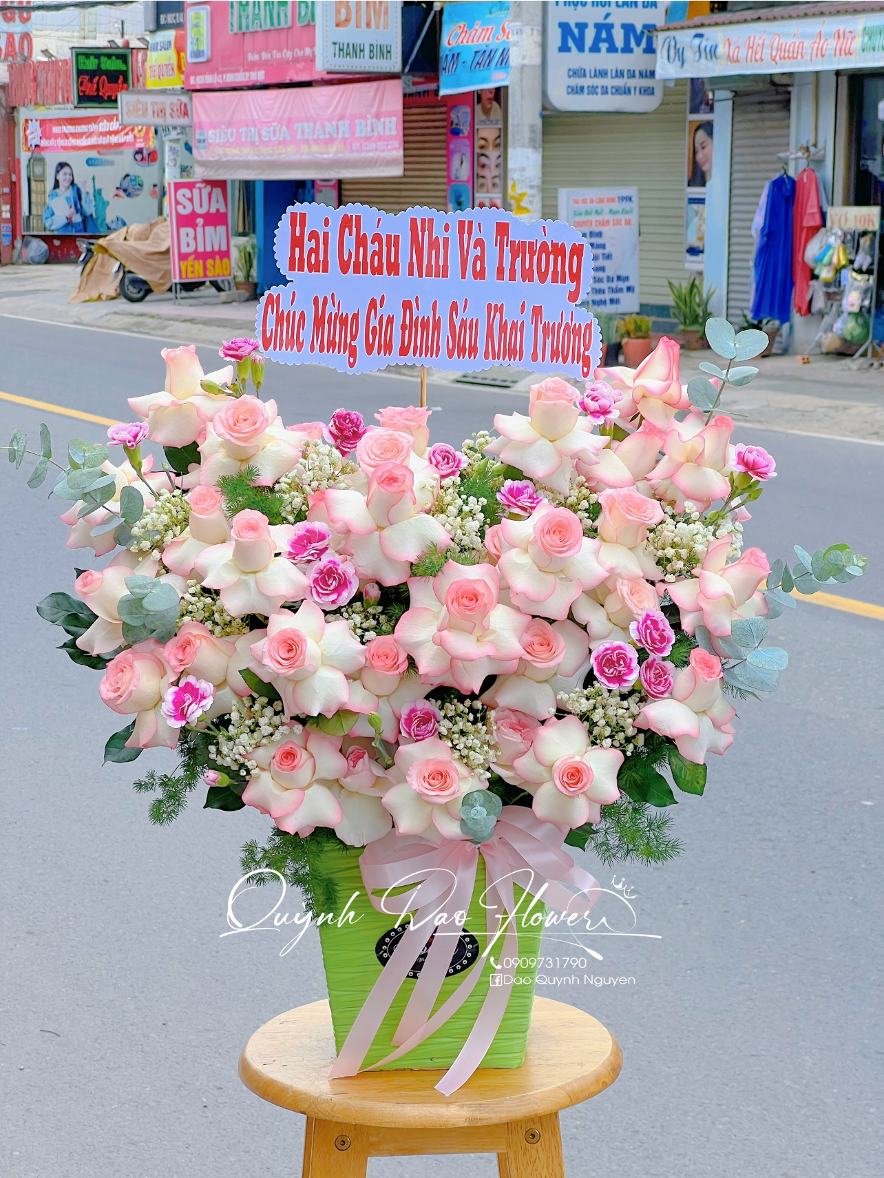 Giỏ hoa khai trương quận Bình Thạnh