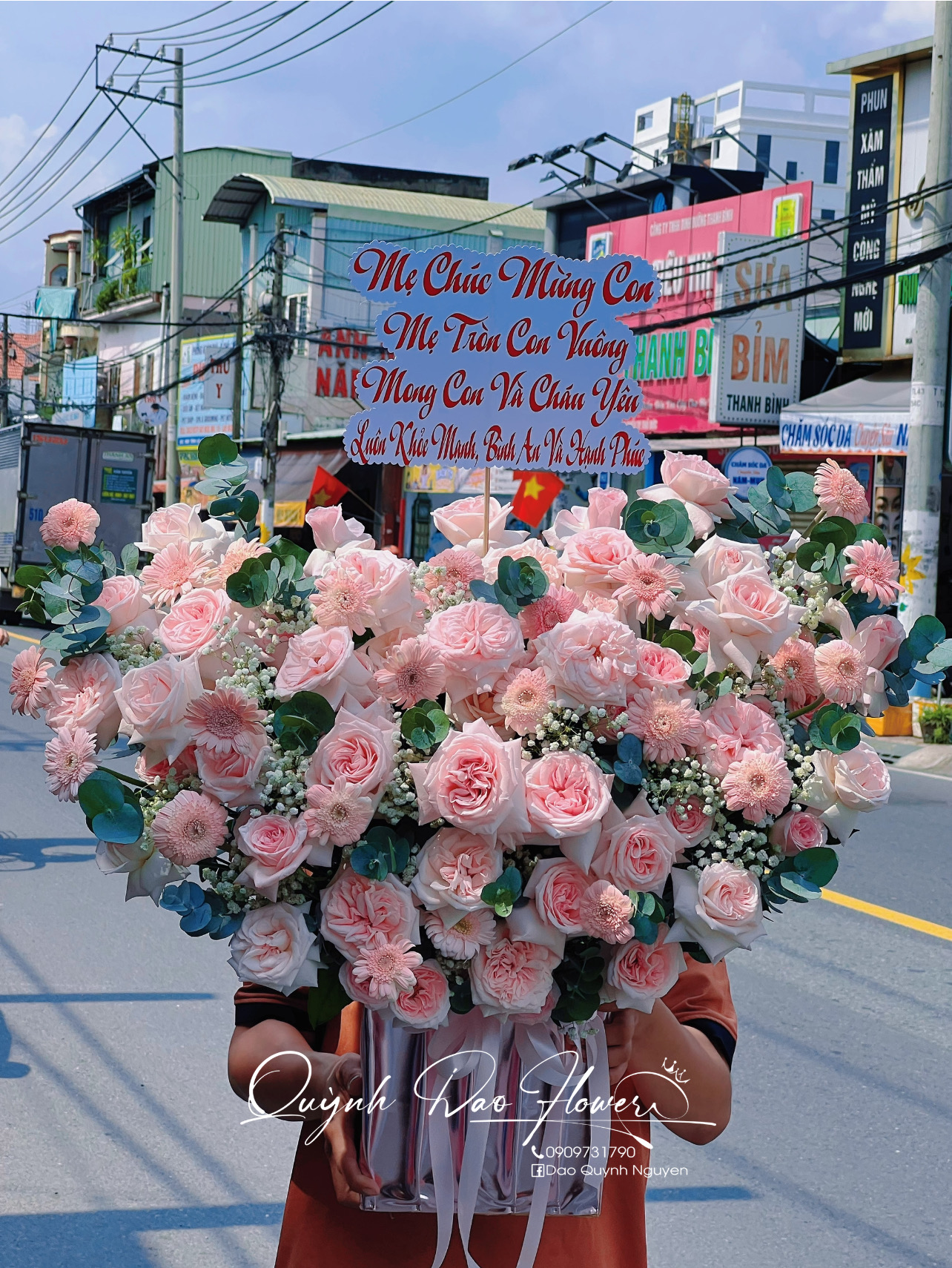 Lẵng hoa khổng lồ