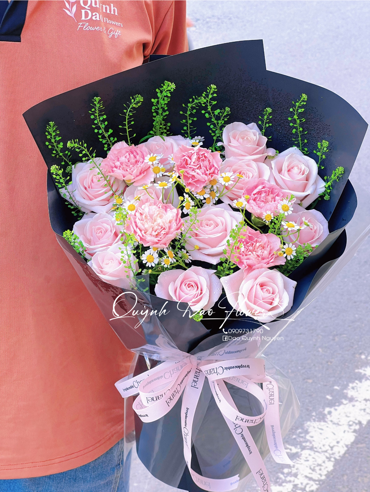 Bó hoa hồng kem tam bình