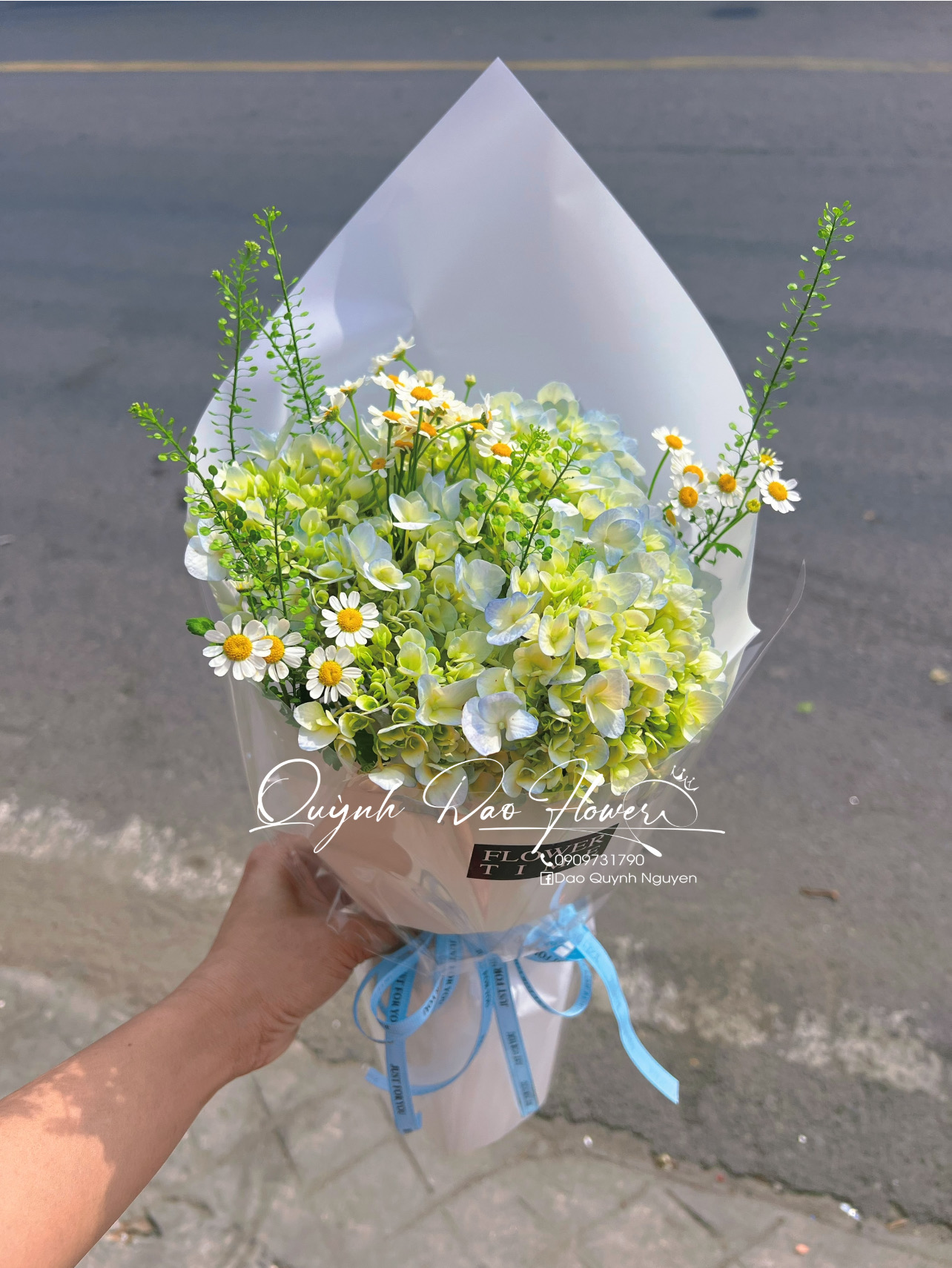 Bó hoa tú cầu nhỏ