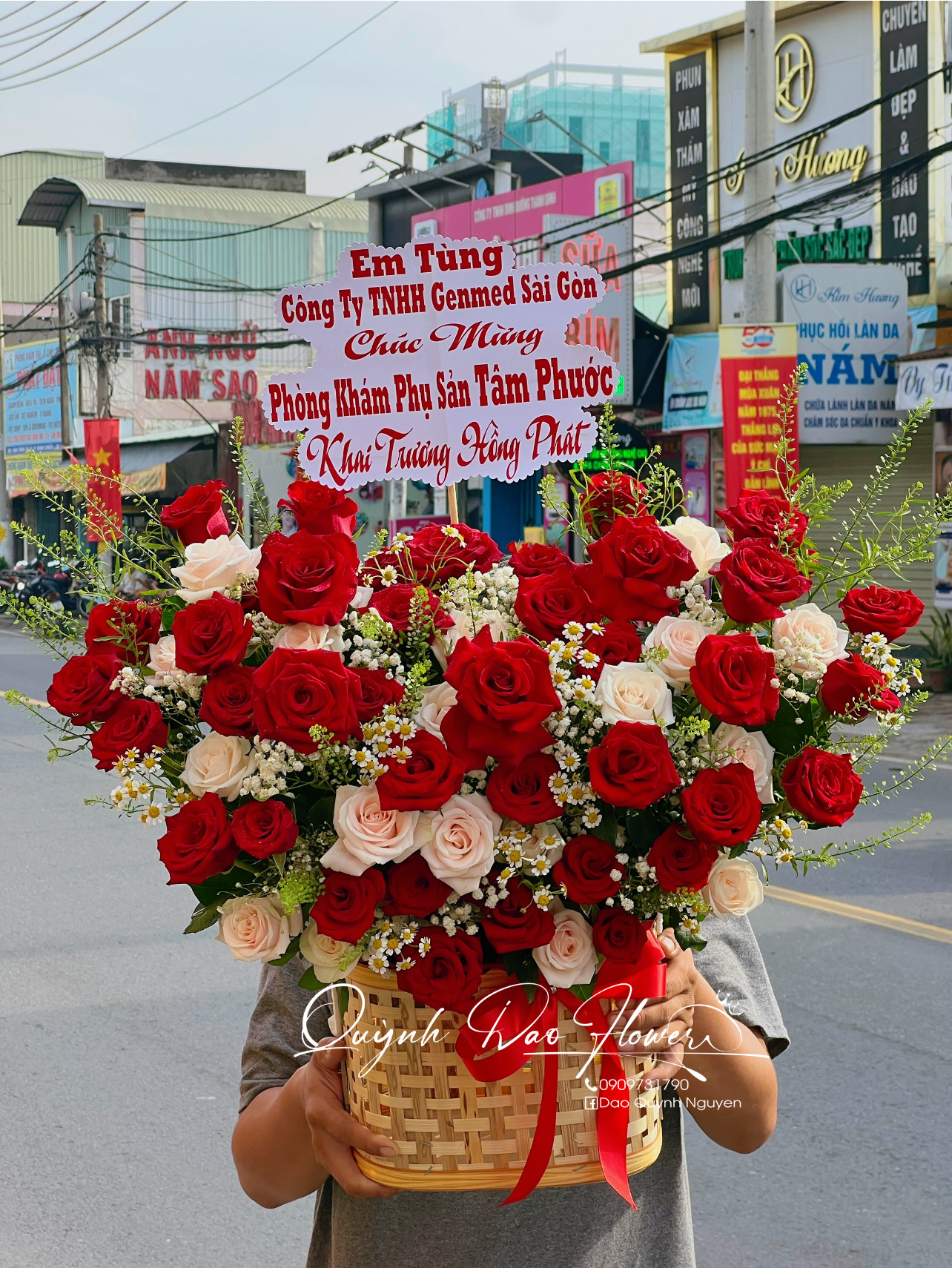 Giỏ hoa mừng ngày của mẹ