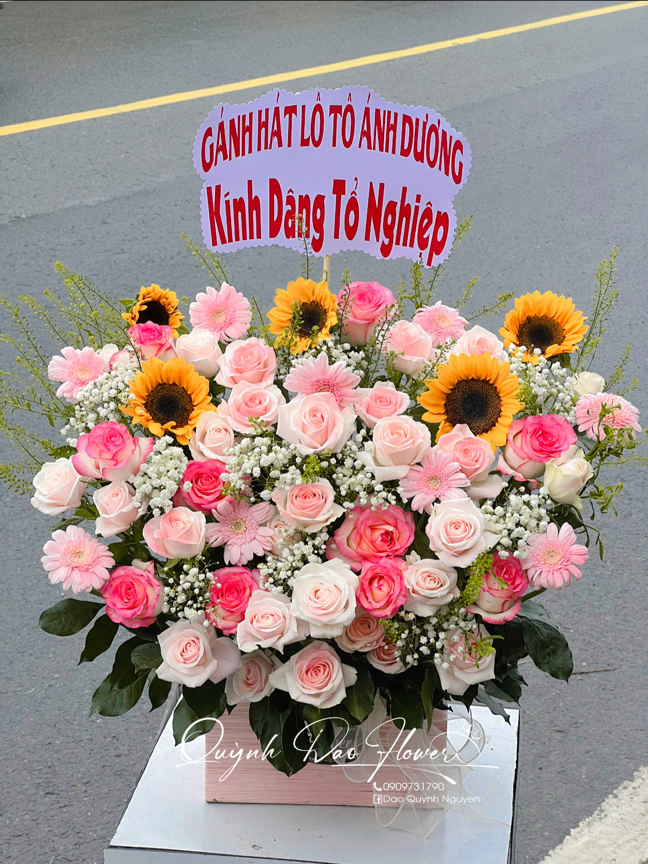 Giỏ hoa tone Hồng dâng tổ nghiệp 