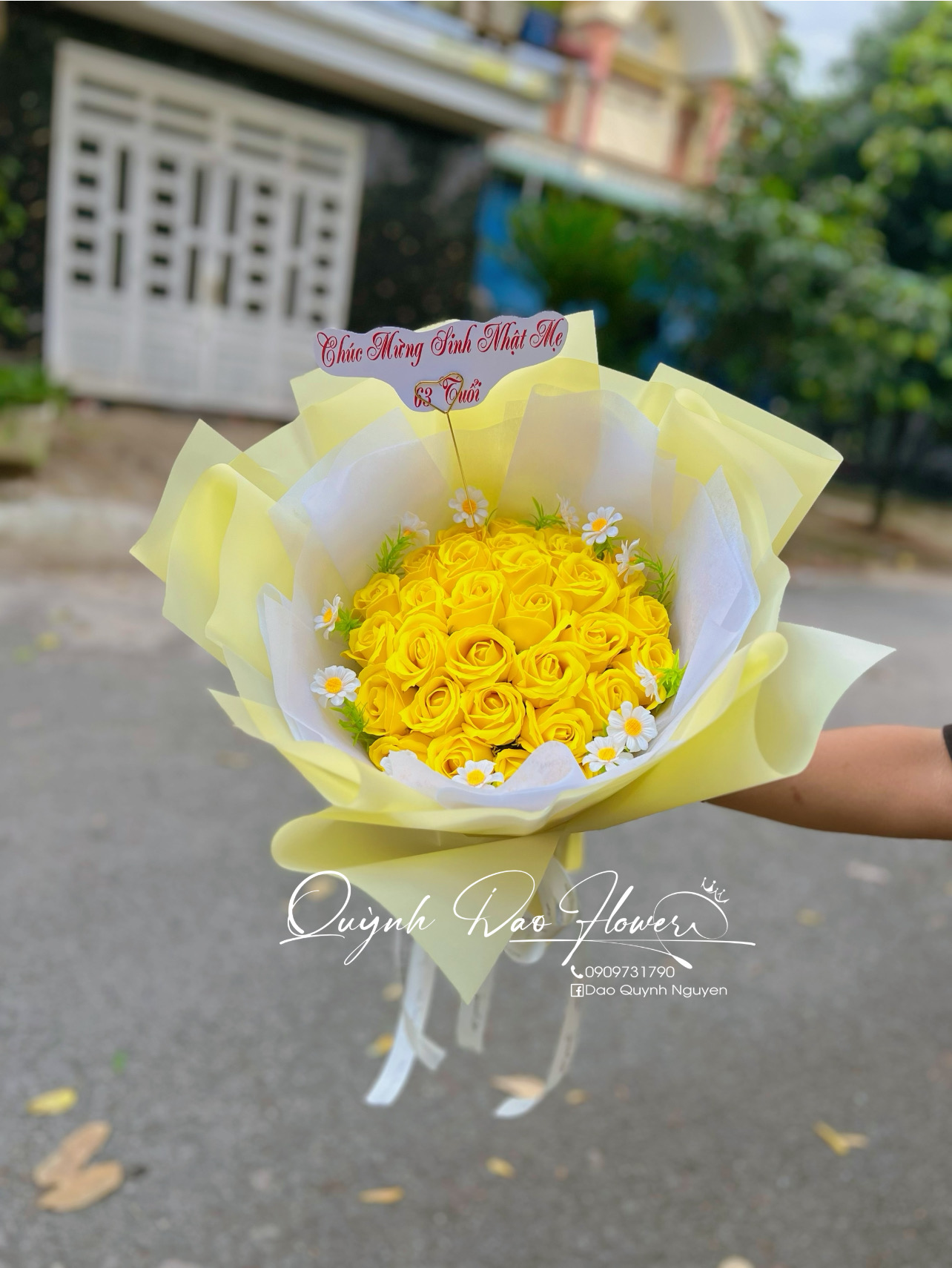 Bó hoa sáp vàng tặng mẹ