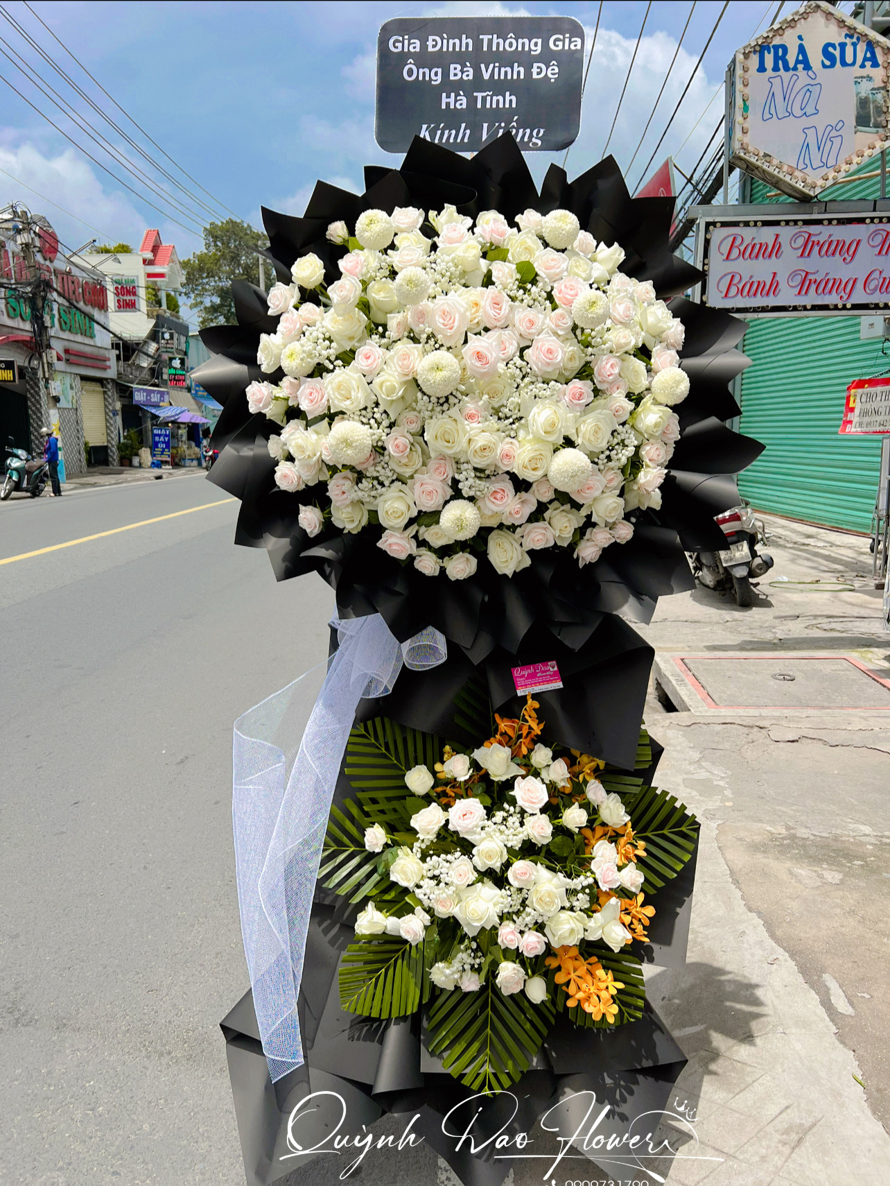 Kệ viếng chia buồn cùng gia đình 