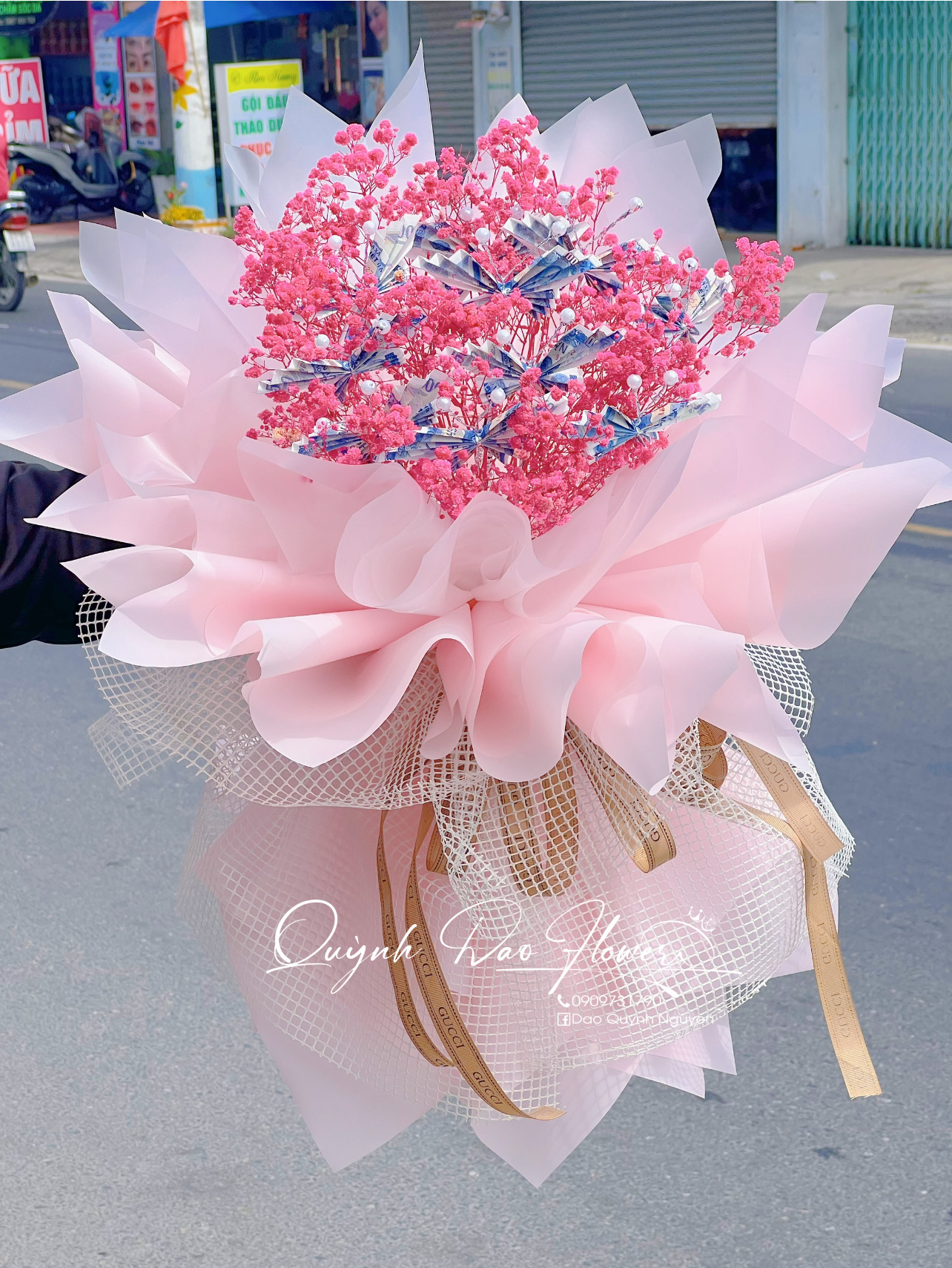 Bó hoa tiền bướm mix baby