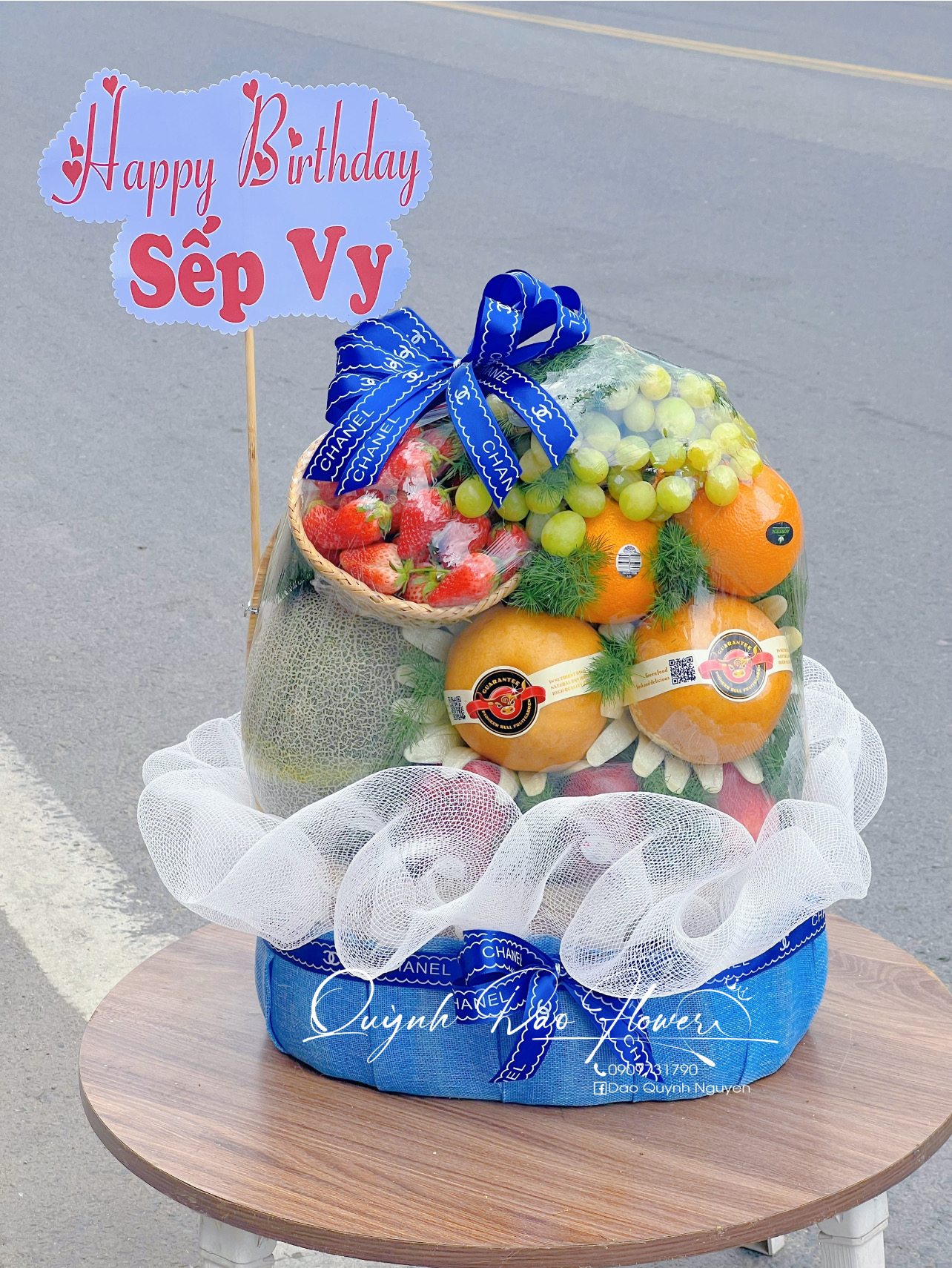 Giỏ trái cây dâu Tây tặng sếp tại Dĩ An