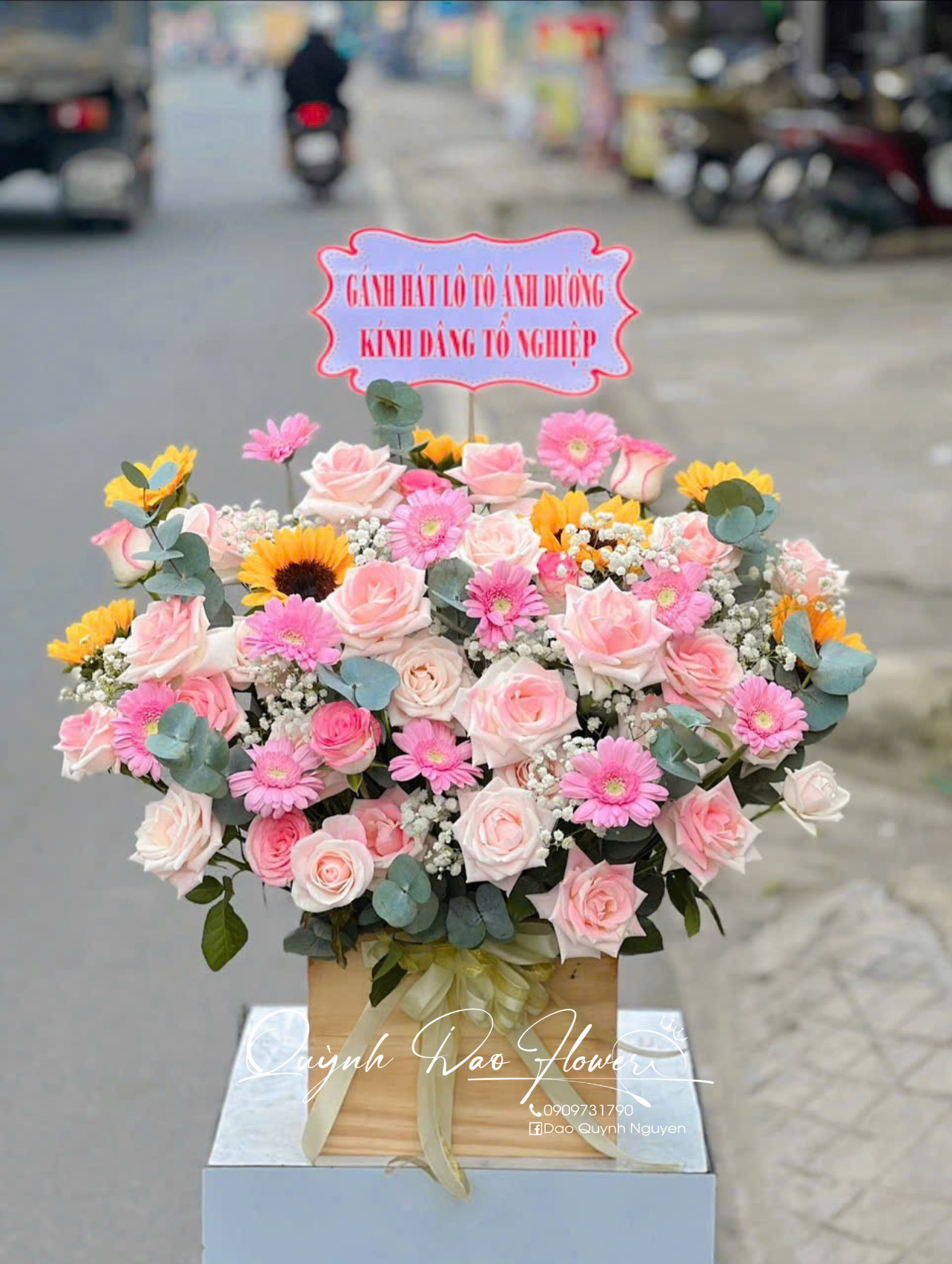 Giỏ hoa dâng tổ nghiệp 