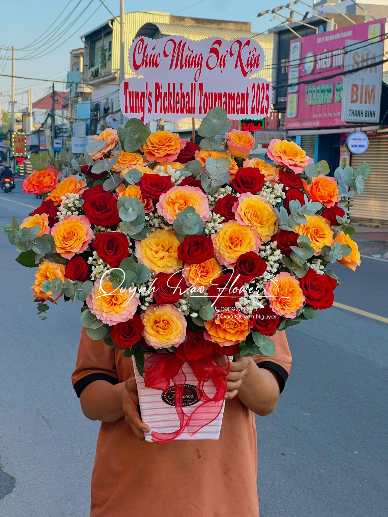 Giỏ hoa rực rỡ 