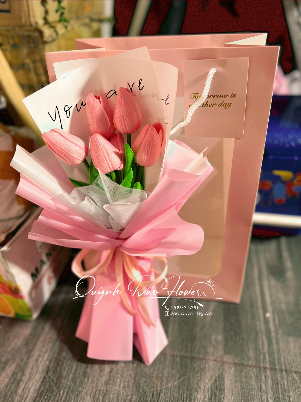 Bó hoa tulip 5 bong kèm hộp 