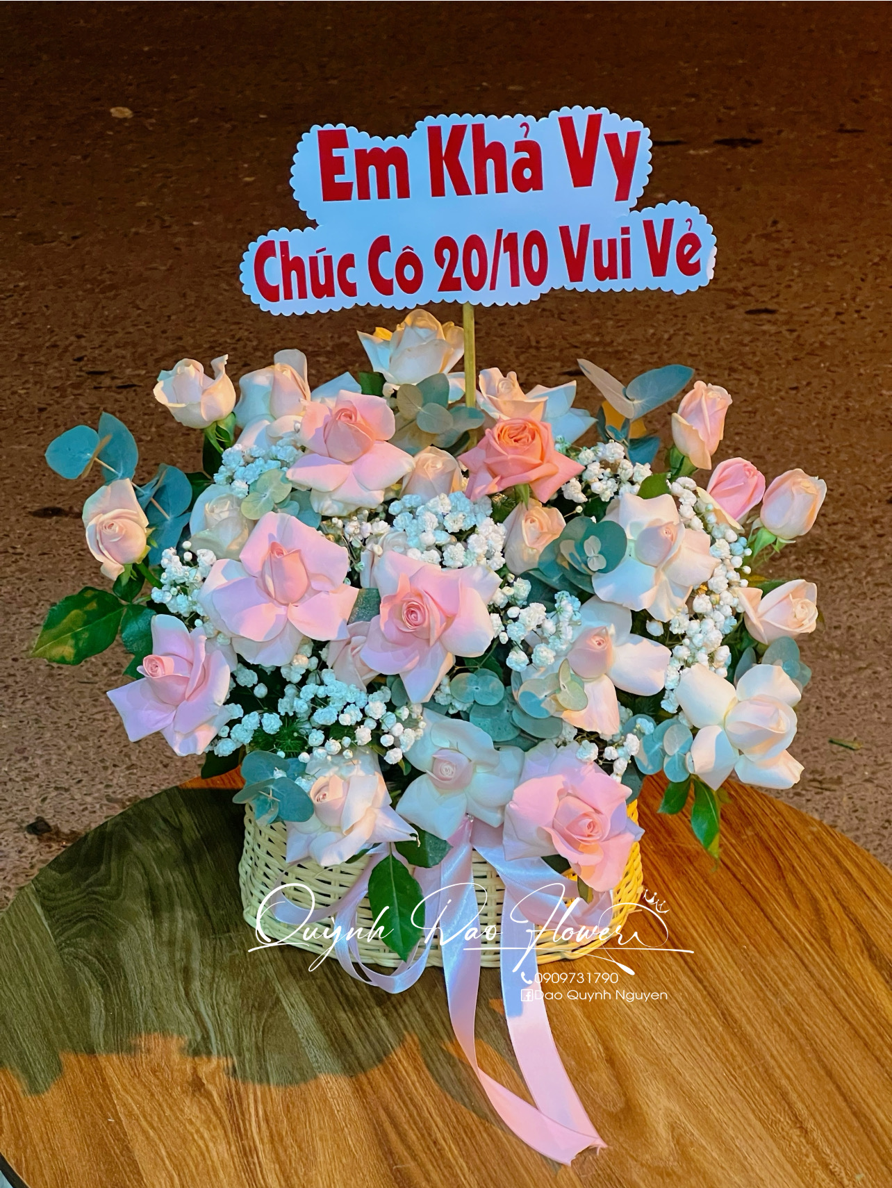 Giỏ hoa Hồng kem tặng sinh Nhật 