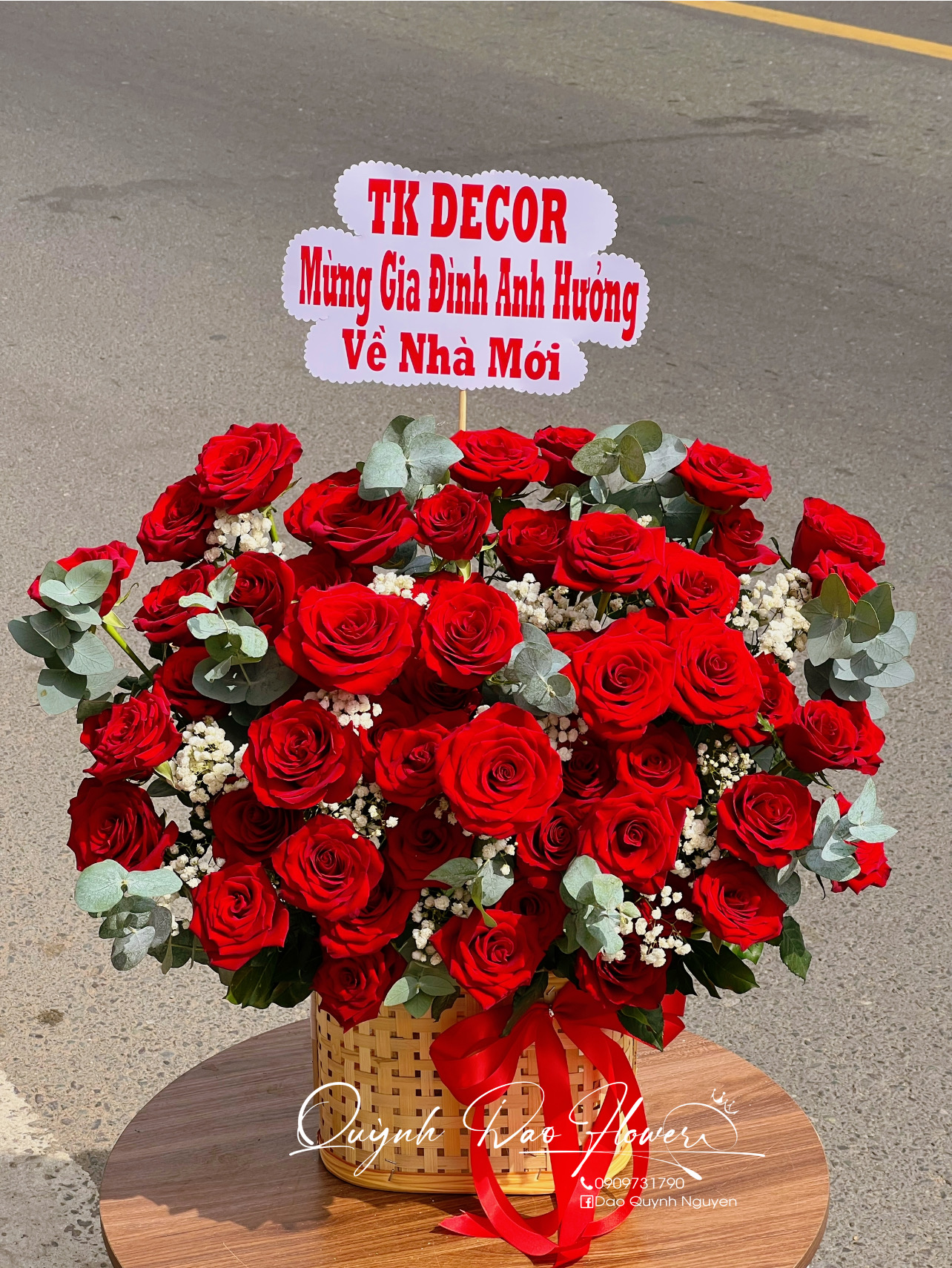Giỏ hoa về nhà mới