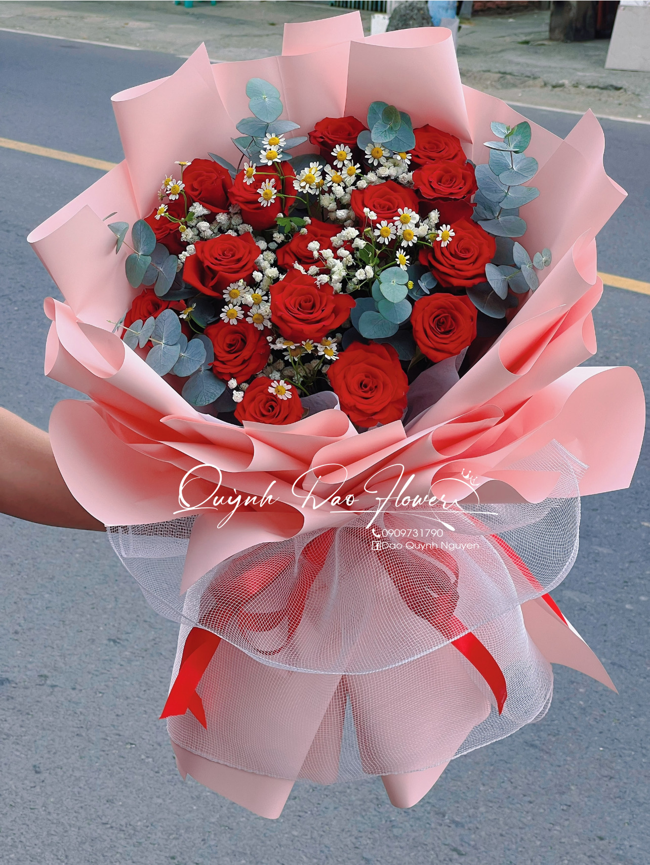 Bó hoa hồng đỏ thuận giao 