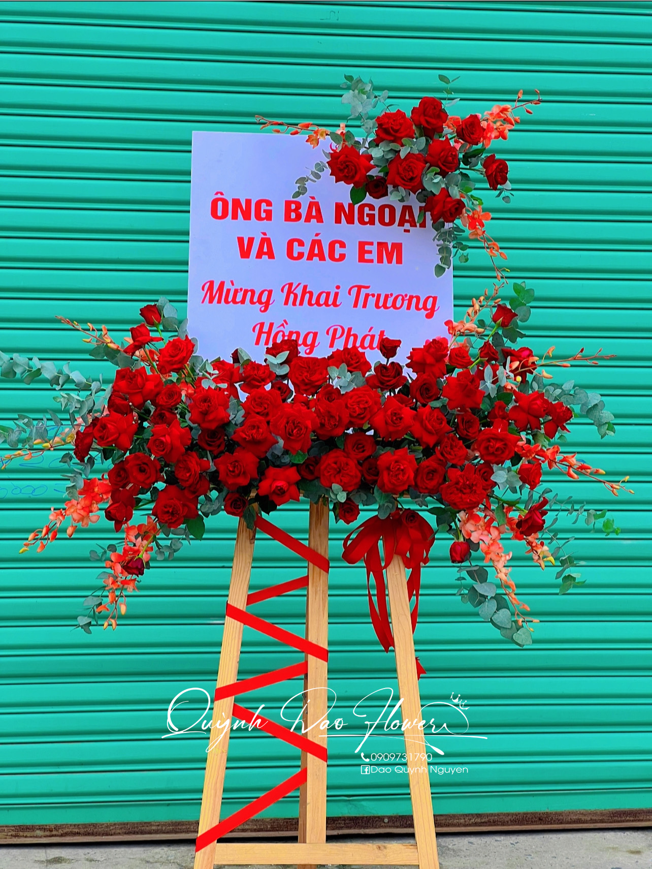 Kệ khai trương hiện đại bảng fomex