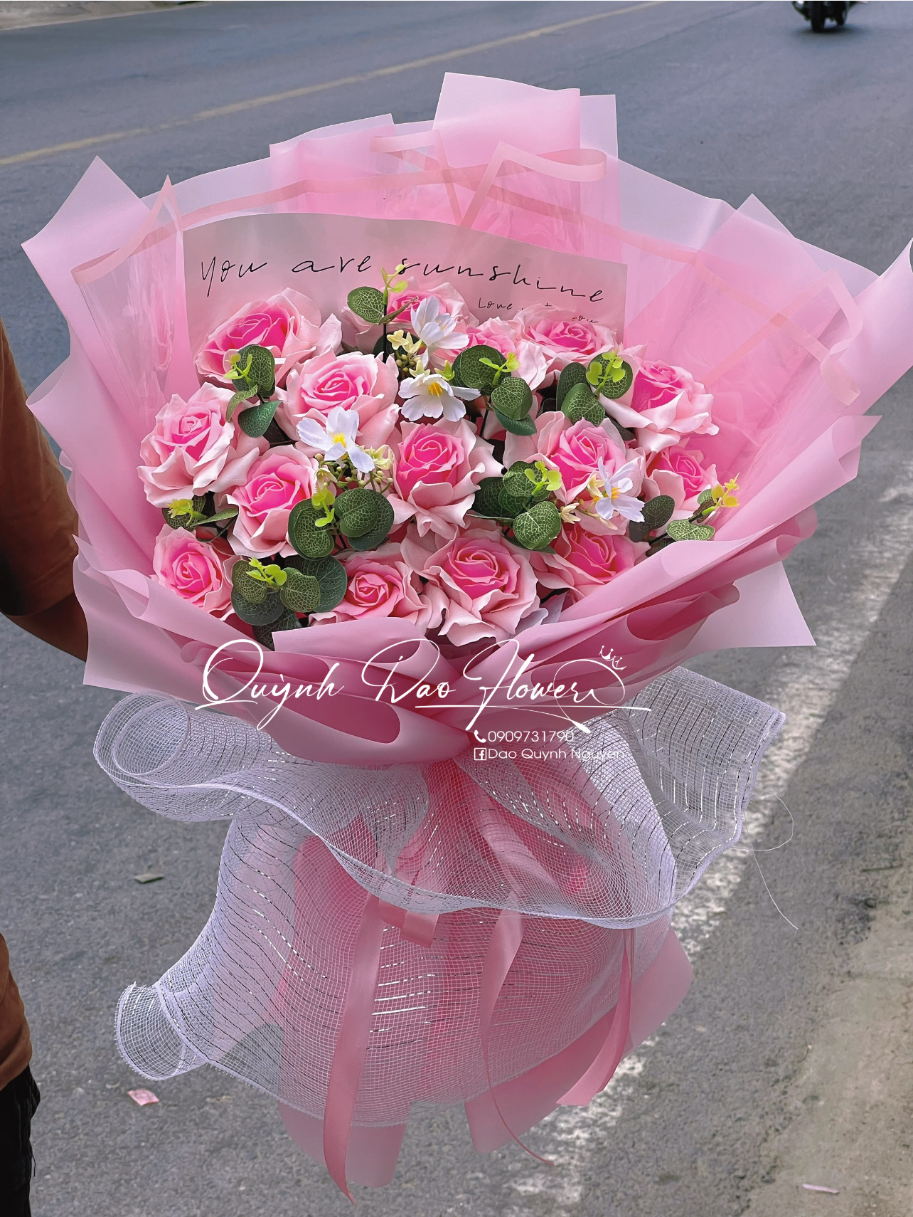 Bó hoa sáp song hỷ thủ Đức 
