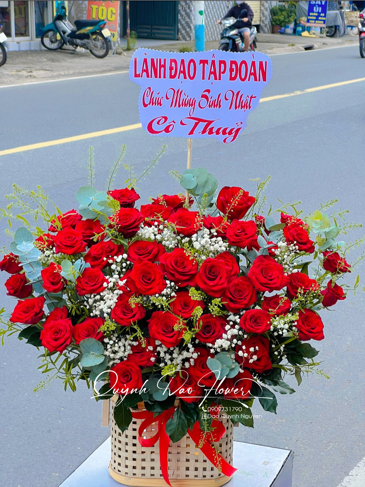 Giỏ hoa hồng đỏ to đẹp 