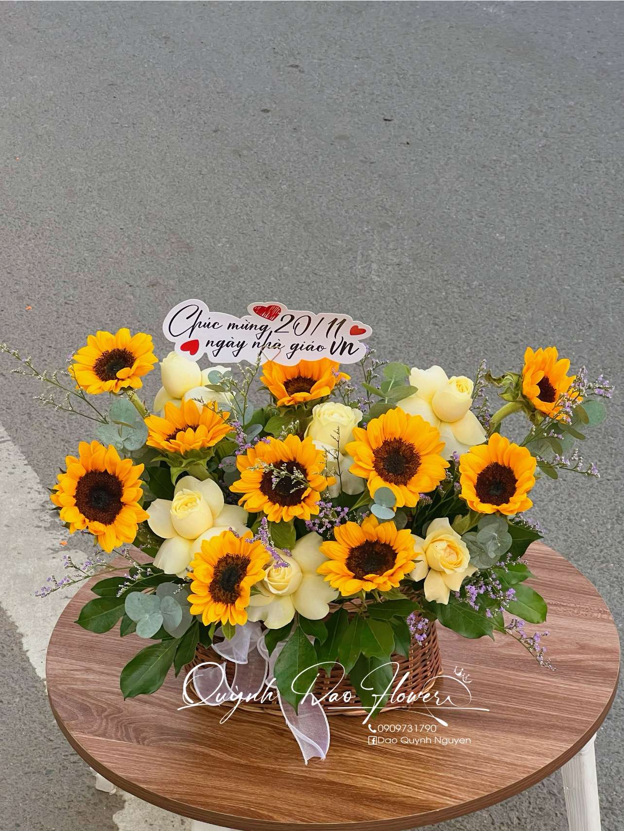 Giỏ hoa hướng dương tặng chúc mừng 