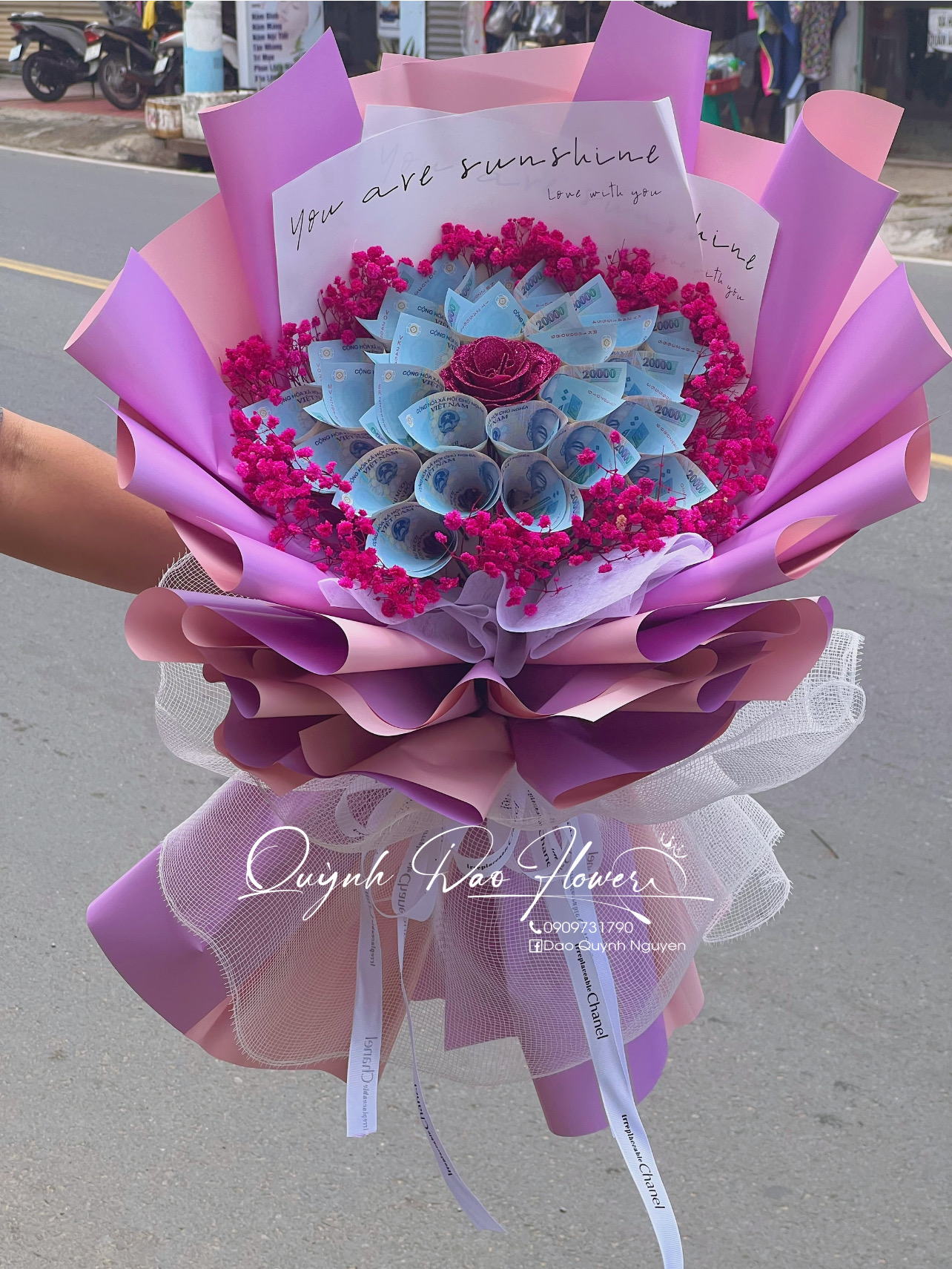 Bó hoa tiền tặng mẹ, ngày của mẹ