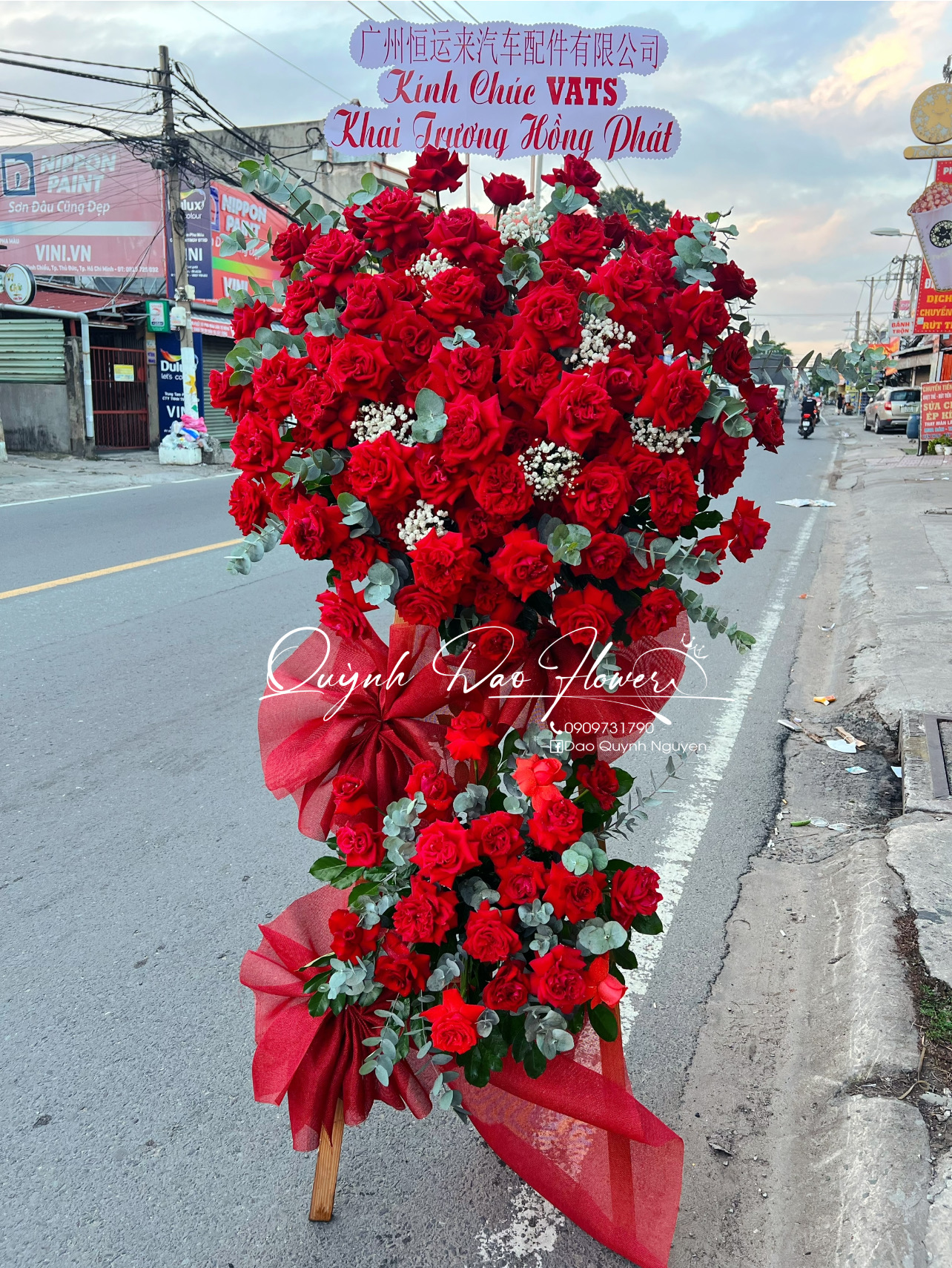Kệ khai trương màu đỏ quận 12