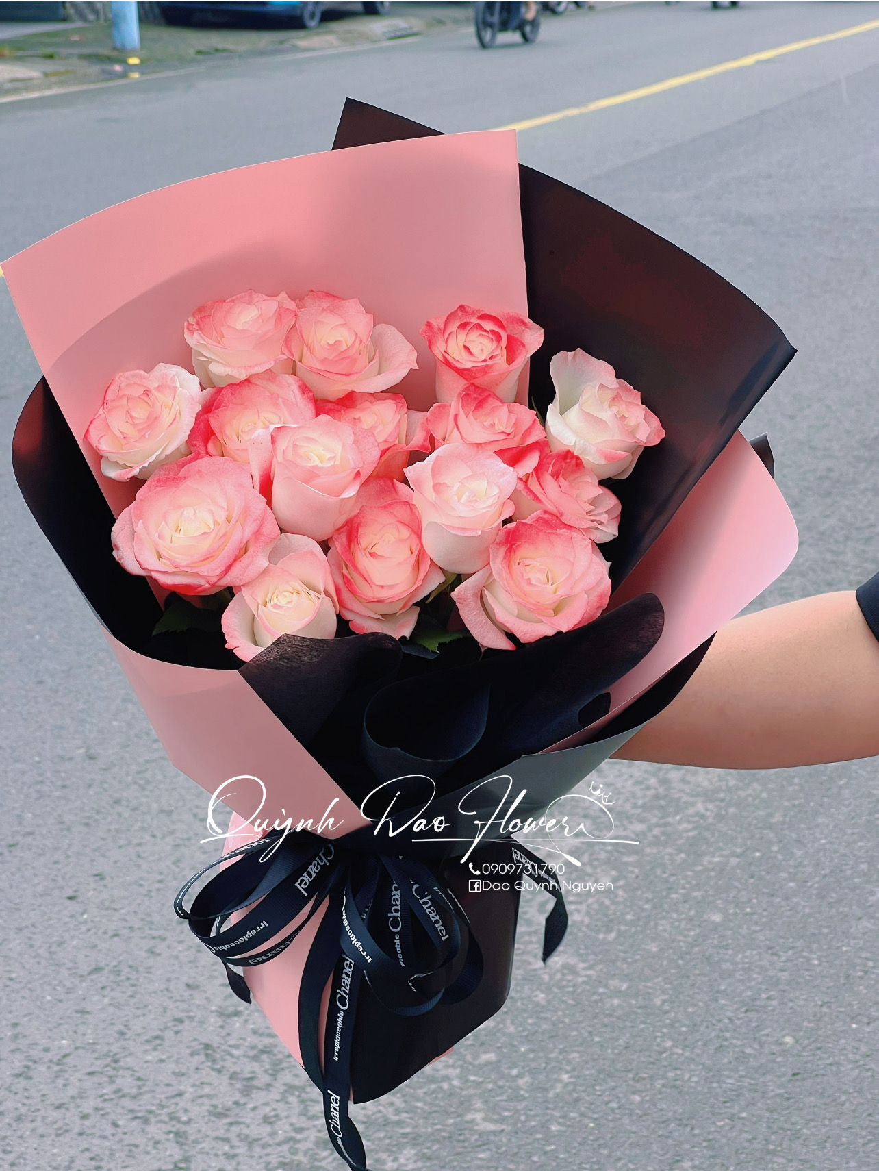 Bó hoa đỏ phớt
