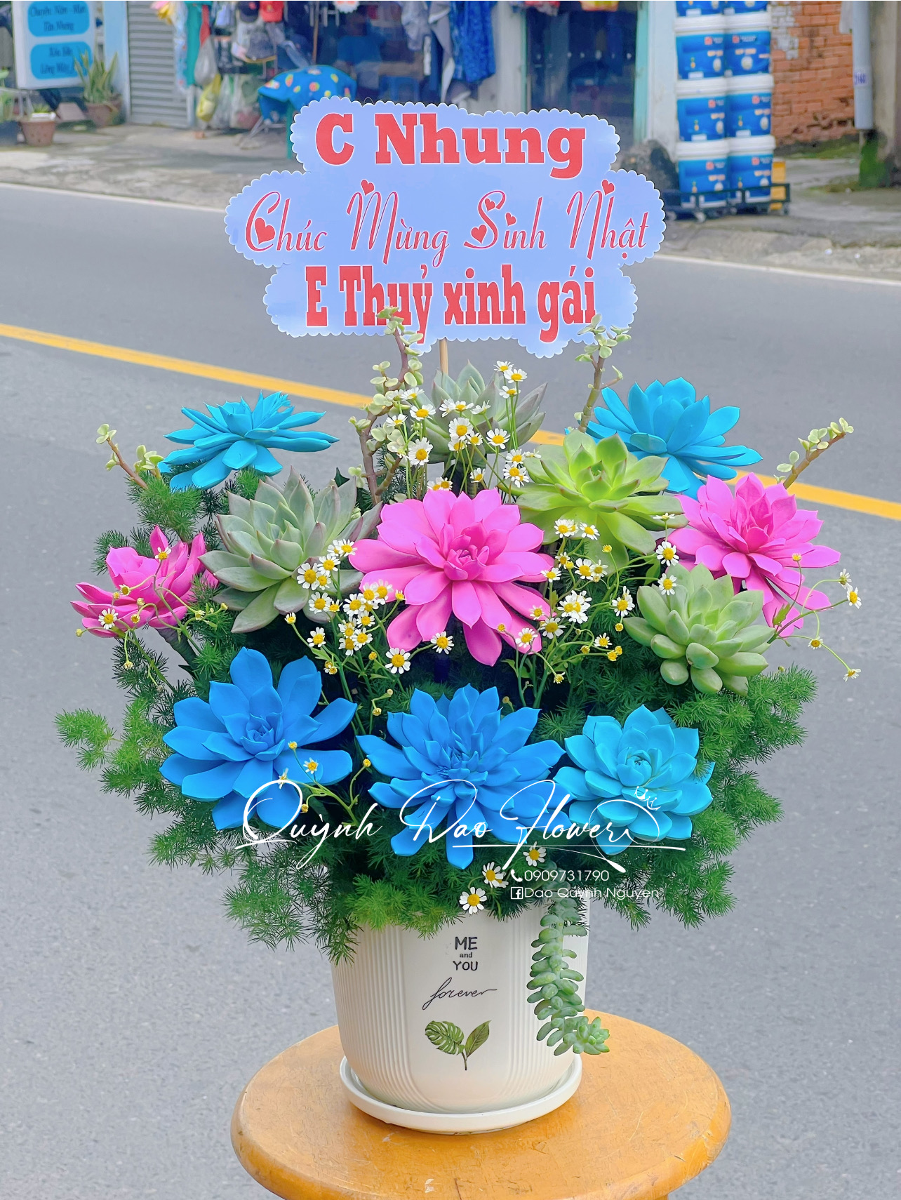 Bình hoa sen đá quận 2