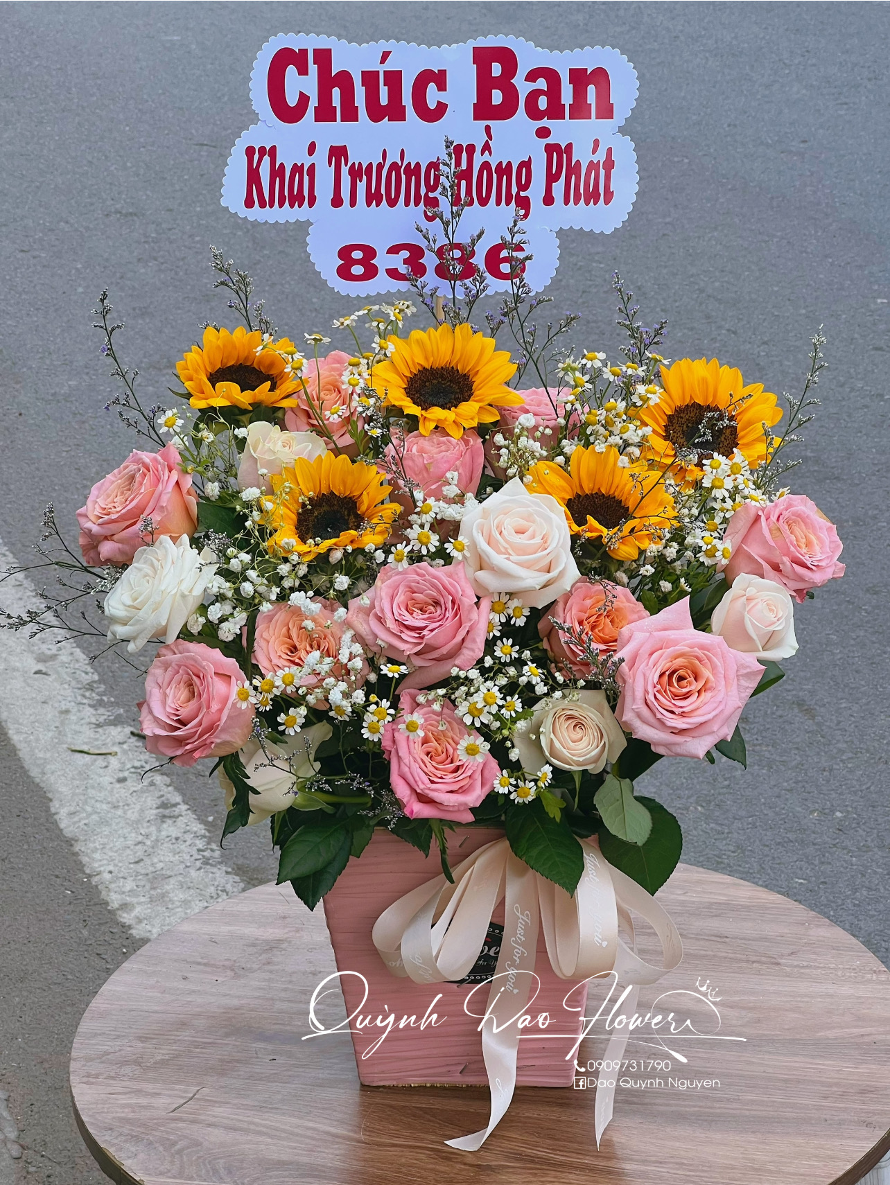 Giỏ hoa chúc bạn khai trương hồng phát 