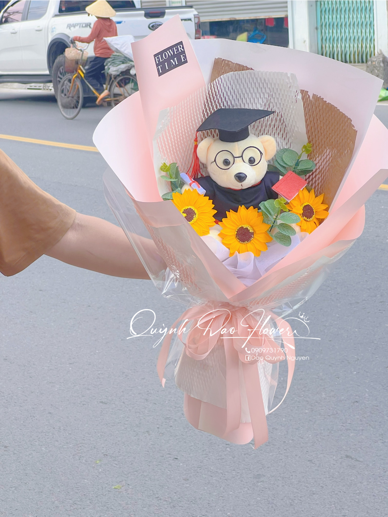 Bó hoa gấu tốt nghiệp 